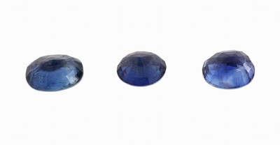 27069943a - Lot 3 lose ovalfacett. Saphire, zus. ca. 5.37 ct, versch. Größen