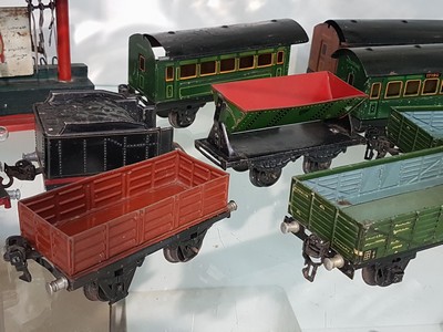 27069959b - Konvolut Modelleisenbahnen Spur 0, Märklin, Blech, Tender-Lokomotive R 900 (mit R 909), ...