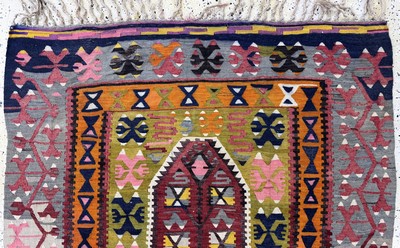 27069992a - Anatol Kelim, Türkei, Anfang 20.Jhd, Wolle auf Wolle, ca. 195 x 140 cm, leicht ...