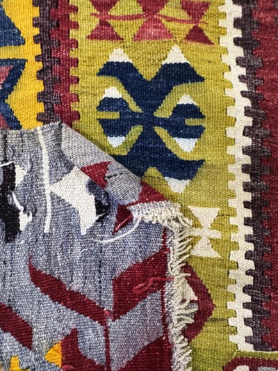 27069992f - Anatol Kelim, Türkei, Anfang 20.Jhd, Wolle auf Wolle, ca. 195 x 140 cm, leicht ...