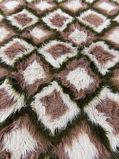 27069995e - Tülü´Schlafteppich´, Türkei, Mitte 20.Jhd, Wolle auf Filz, ca. 220 x 190 cm, ...