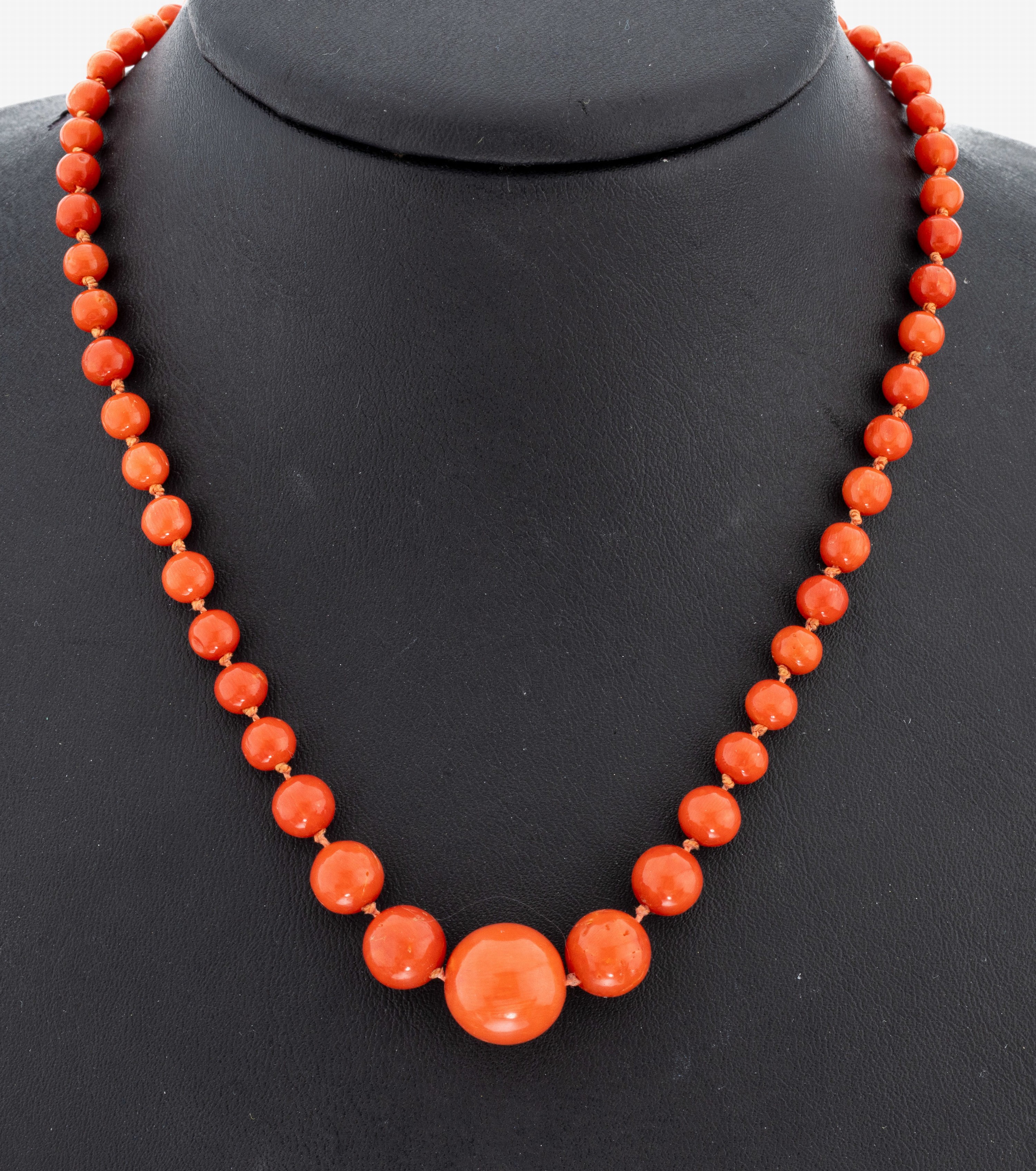 Image 27070008 - Korallen-Collier mit 14 kt Gold Schließe, GG 585/000, Korallen-Kugeln im Verlauf, D. ...