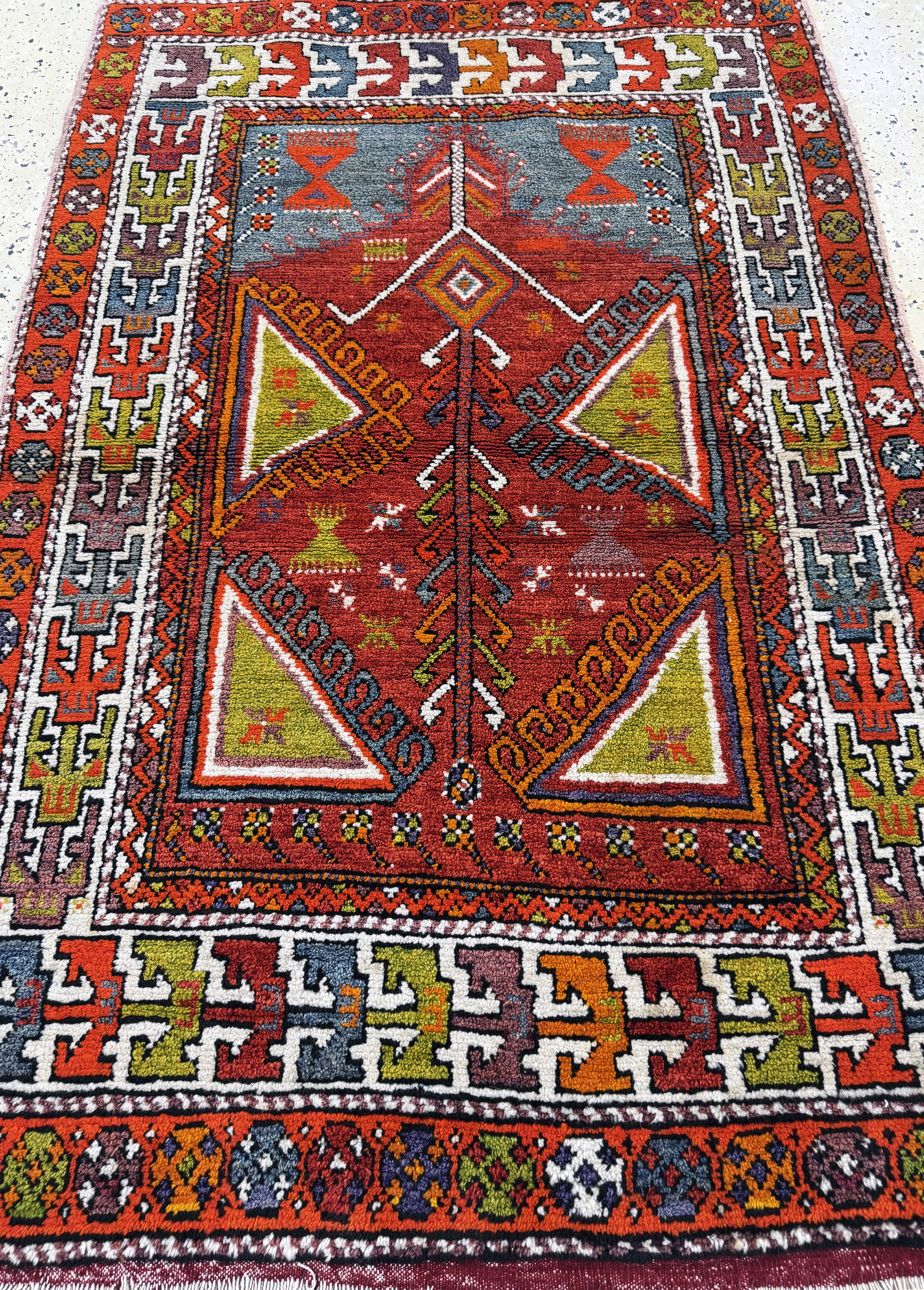 Detail d: Bergama alt, Türkei, Anfang 20.Jhd, Wolle auf Wolle, ca. 170 x 110 cm, EHZ: 2