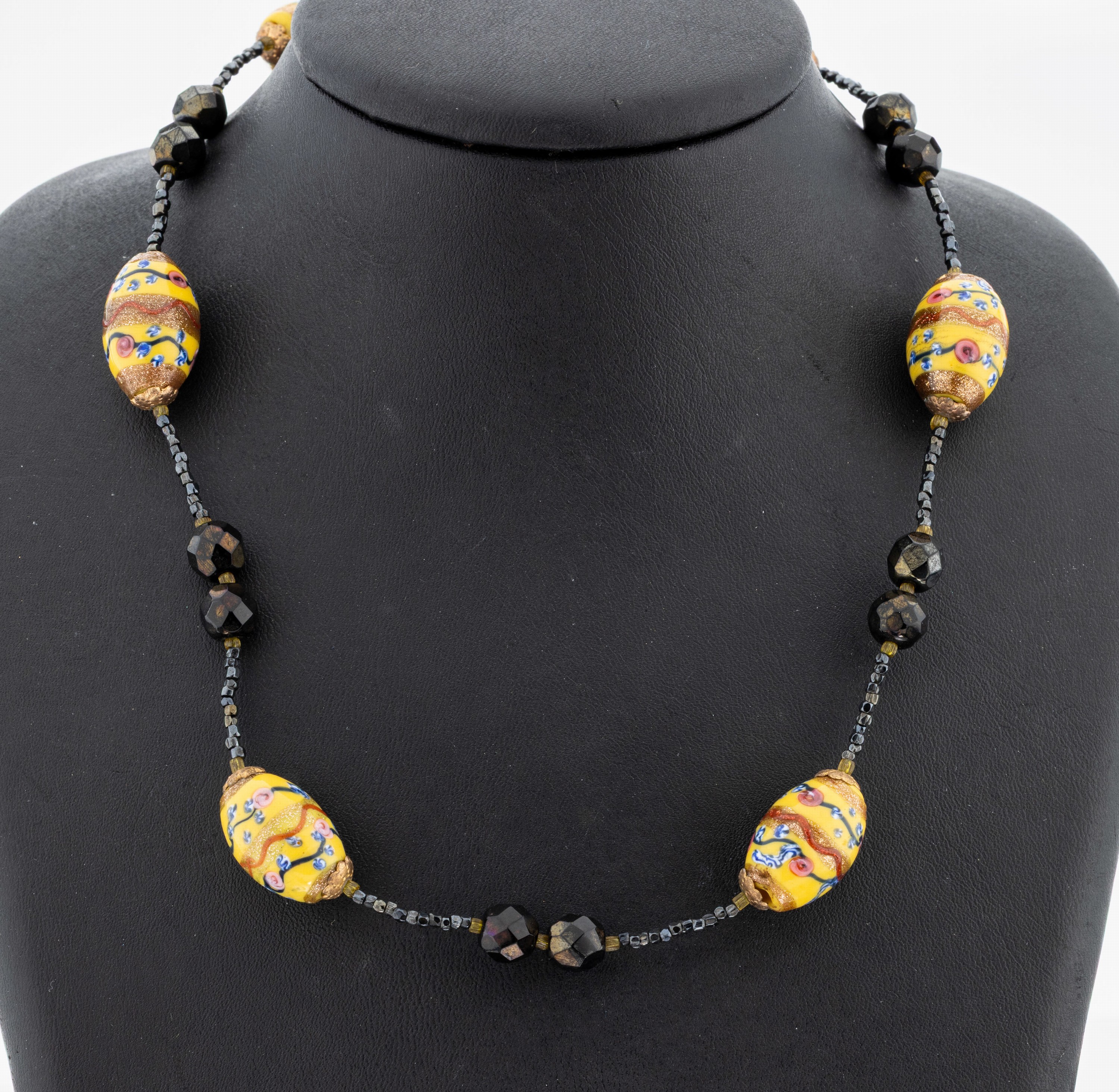 Image 27070019 - Murano-Collier, um 1930, olivenf. Glieder aus buntem Glas, Zwischenglieder aus facett. ...