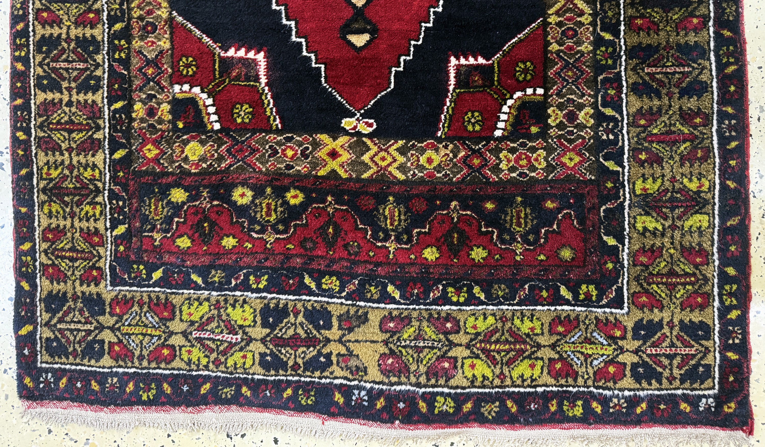 Detail c: Taspinar alt, Türkei, Mitte 20.Jhd, Wolle auf Wolle, ca. 190 x 110 cm, EHZ: 2(kleiner Fleck)