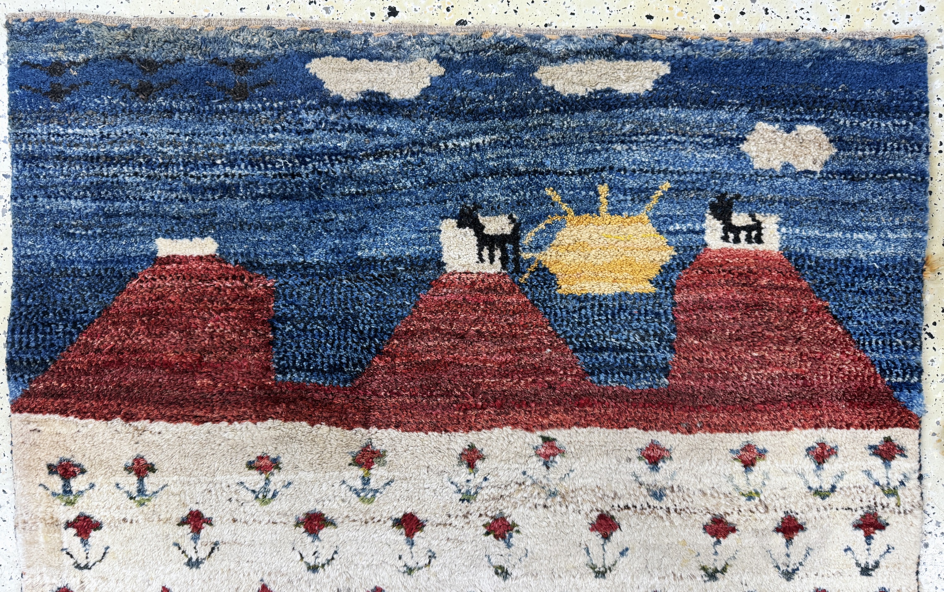 Detail a: Gabbeh alt, Persien, Mitte 20.Jhd, Wolle auf Wolle, ca. 150 x 127 cm, EHZ: 2