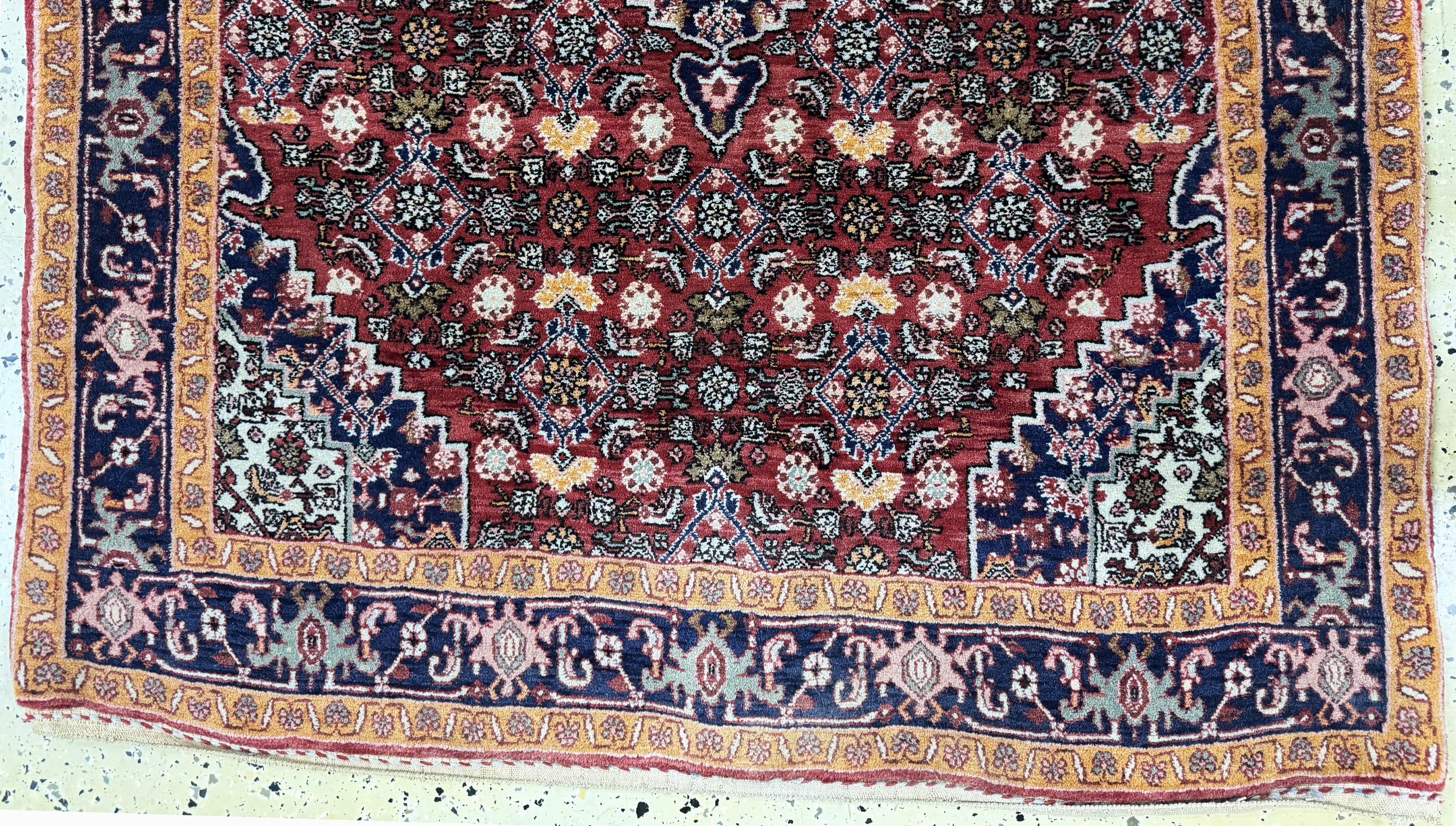 Detail c: Bidjar, Persien, Mitte 20.Jhd, Wolle auf Baumwolle, ca. 170 x 115 cm, EHZ: 2