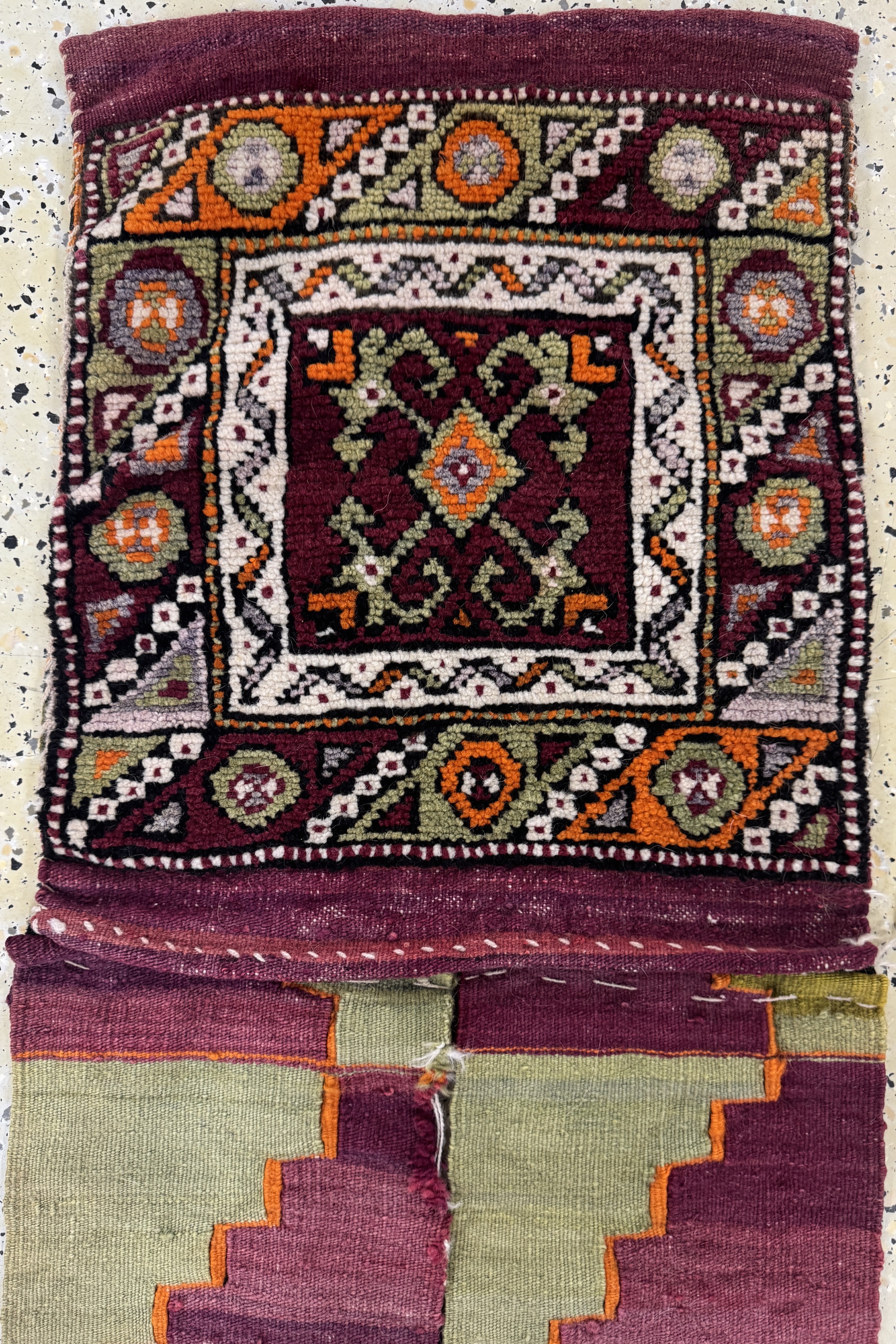 Detail d: 3 Lots Tasche & Mafrashteil, Türkei, Anfang 20.Jhd, Wolle auf Wolle, ca. 120 x 100 cm, Reinigungsbedürftig, EHZ: 2