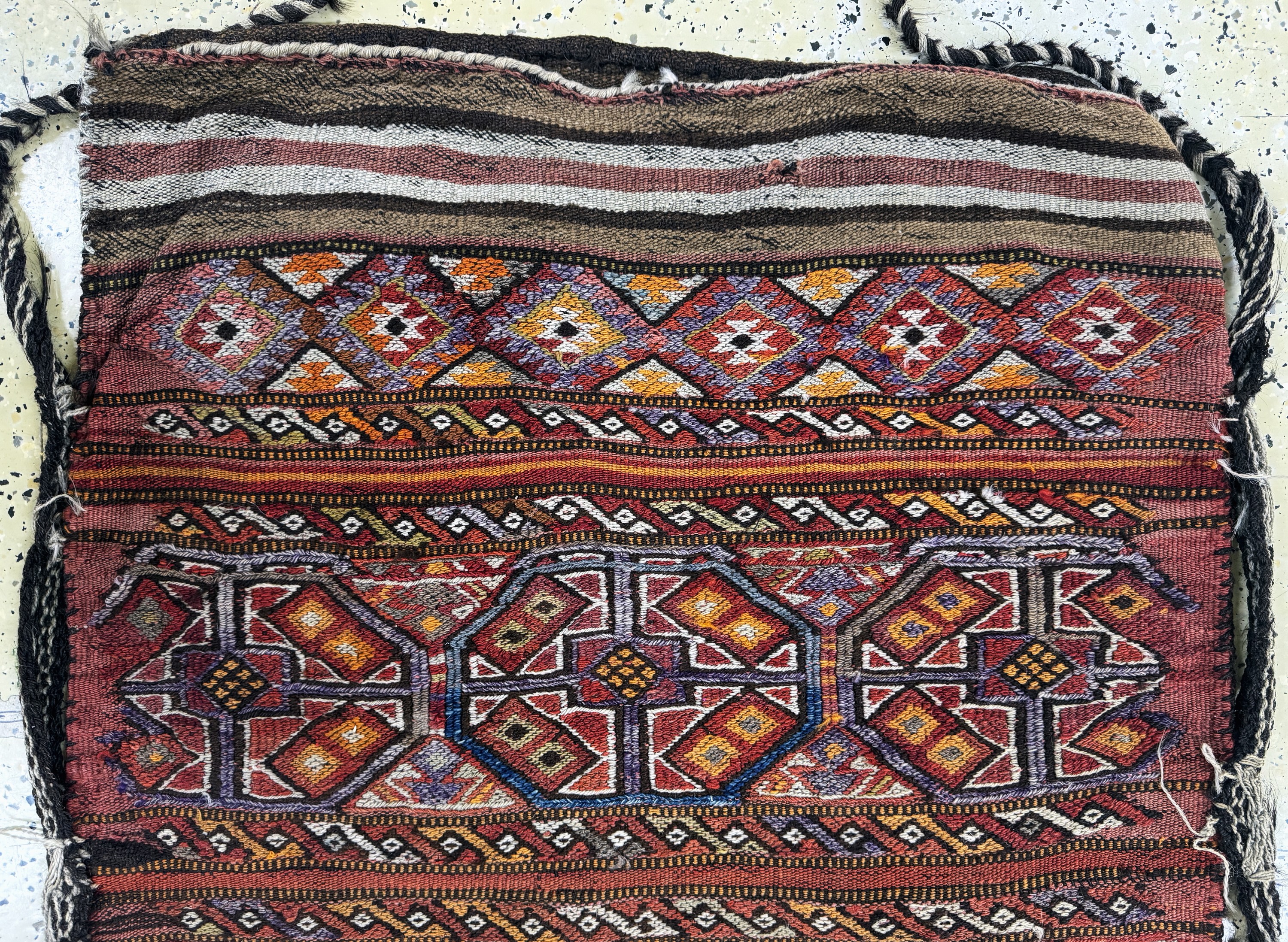 Detail g: 3 Lots Tasche & Mafrashteil, Türkei, Anfang 20.Jhd, Wolle auf Wolle, ca. 120 x 100 cm, Reinigungsbedürftig, EHZ: 2