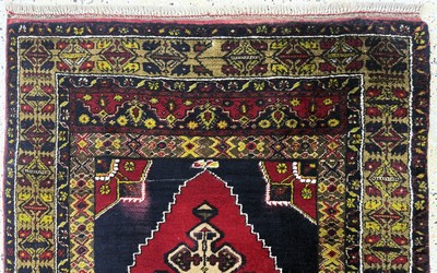 27070020a - Taspinar alt, Türkei, Mitte 20.Jhd, Wolle auf Wolle, ca. 190 x 110 cm, EHZ: 2(kleiner ...