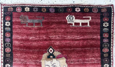 27070022a - Gabbeh alt, Persien, Mitte 20.Jhd, Wolle auf Wolle, ca. 158 x 117 cm, EHZ: 2 ...