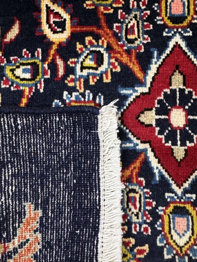 27070037f - 3 Lots Poschtis, Persien, Ende 20.Jhd, Wolle auf Baumwolle, ca. 95 x 80 cm, EHZ: 1-2 ...