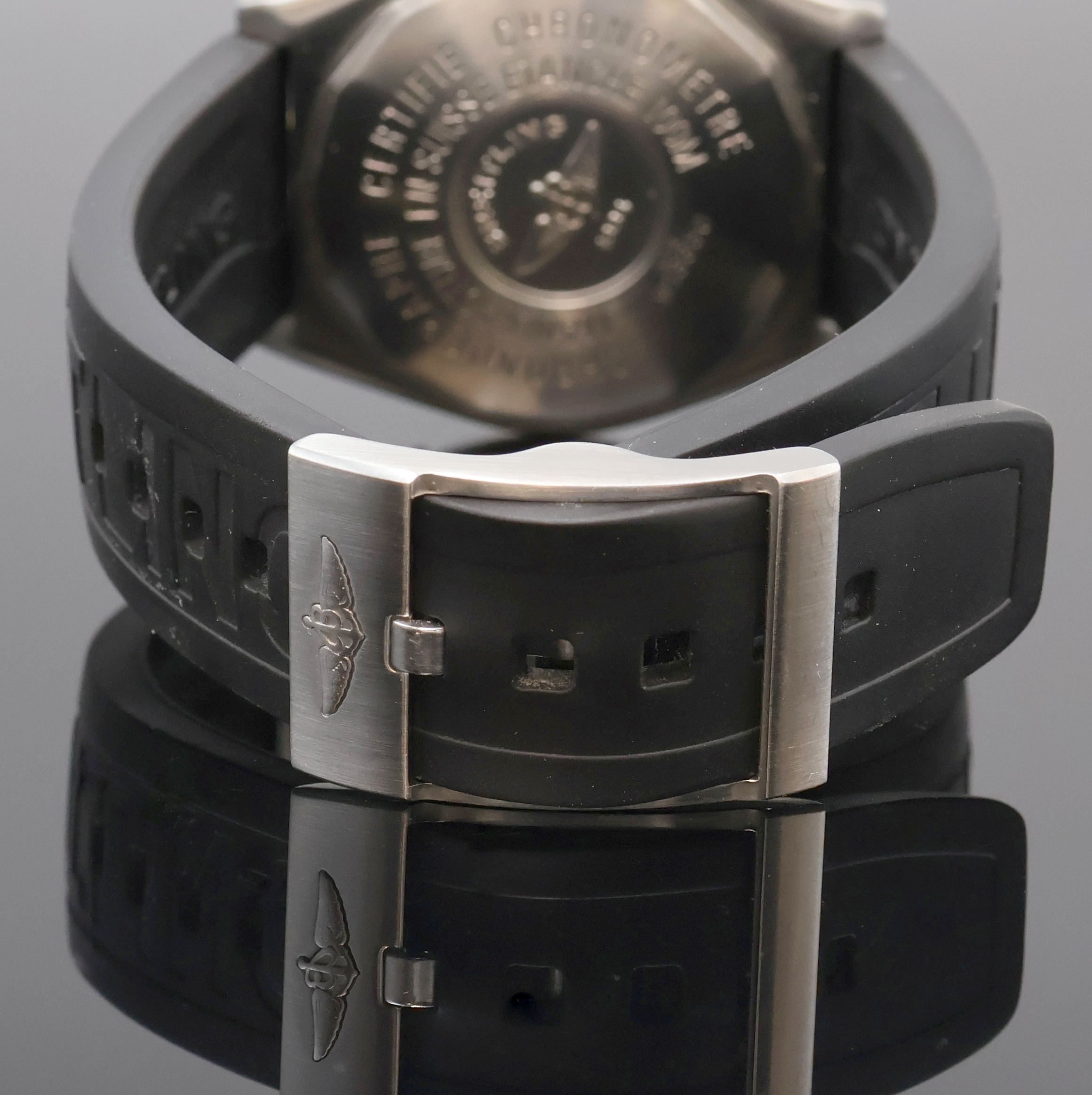 Detail c: BREITLING Chronomat Blackbird Herrenchronograph Referenz B13350, Schweiz um 1995, Automatik, Edelstahlgeh. inkl. orig. Kautschukband m. Stiftschl., ...