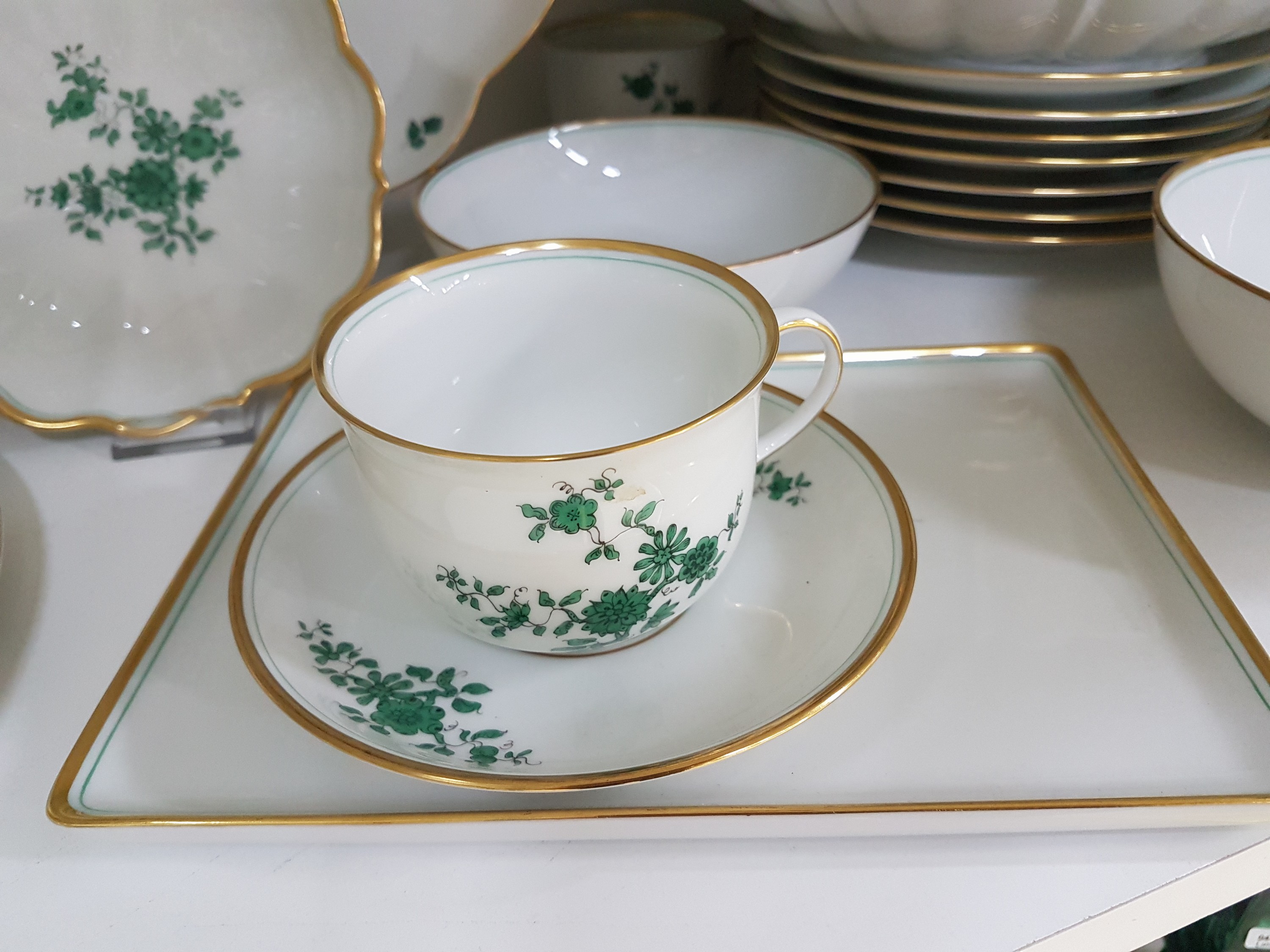 Detail c: Kaffeeservice, Augarten Wien, Dekor Prinz Eugen, 6 Tassen, 8 Untertassen, 7 Kuchenteller, Zuckerdose, Milchkännchen, Vase, Kerzenleuchter, ...