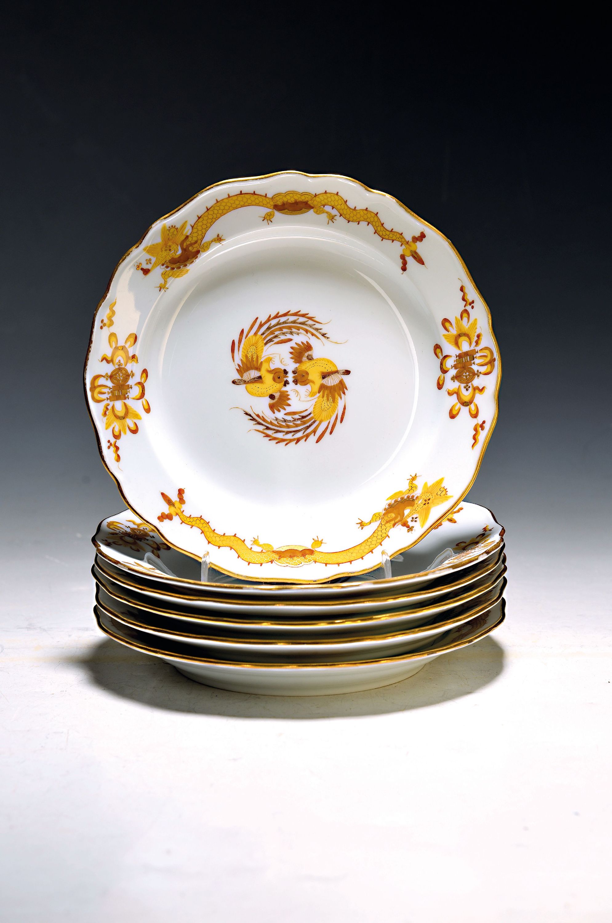 Image 27070187 - 6 Kuchenteller, Meissen, Pfeifferzeit um 1924-33, 1. Wahl, Dekor gelber Hofdrache ...