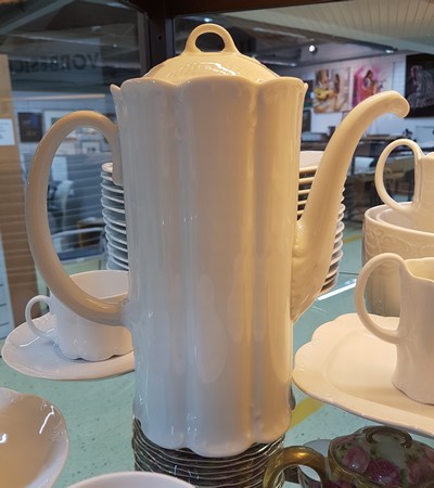 27070175g - Kaffee- und Speiseservice, Rosenthal, Modell Monbijou, weiß, Kaffeekanne, Zuckerdose, 2 ...