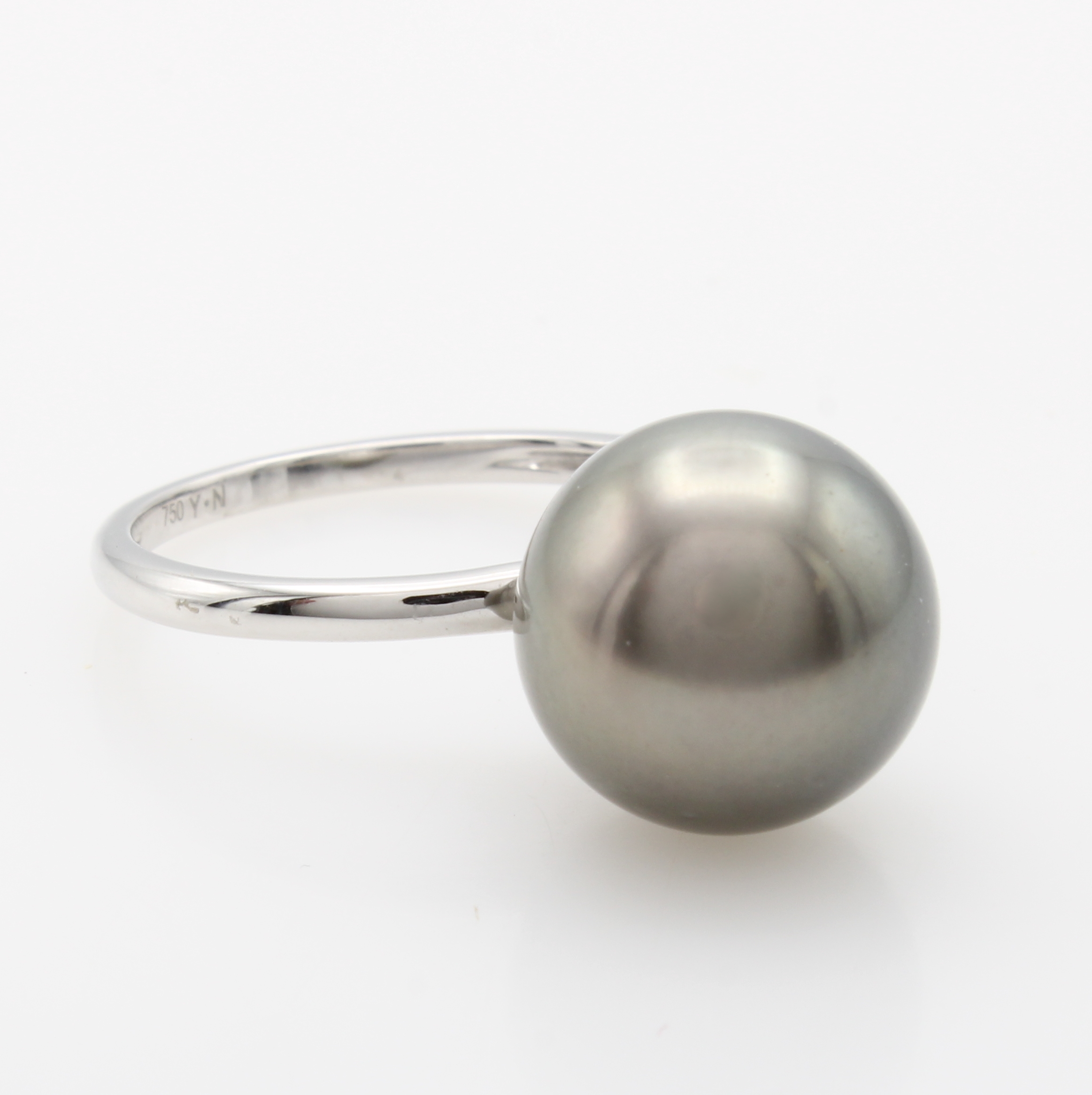Image 27070251 - Ring mit Tahitiperle, WG 750/000, grau-braune Perle ca. 12.5 mm, RW ca. 58 Schätzpreis: ...