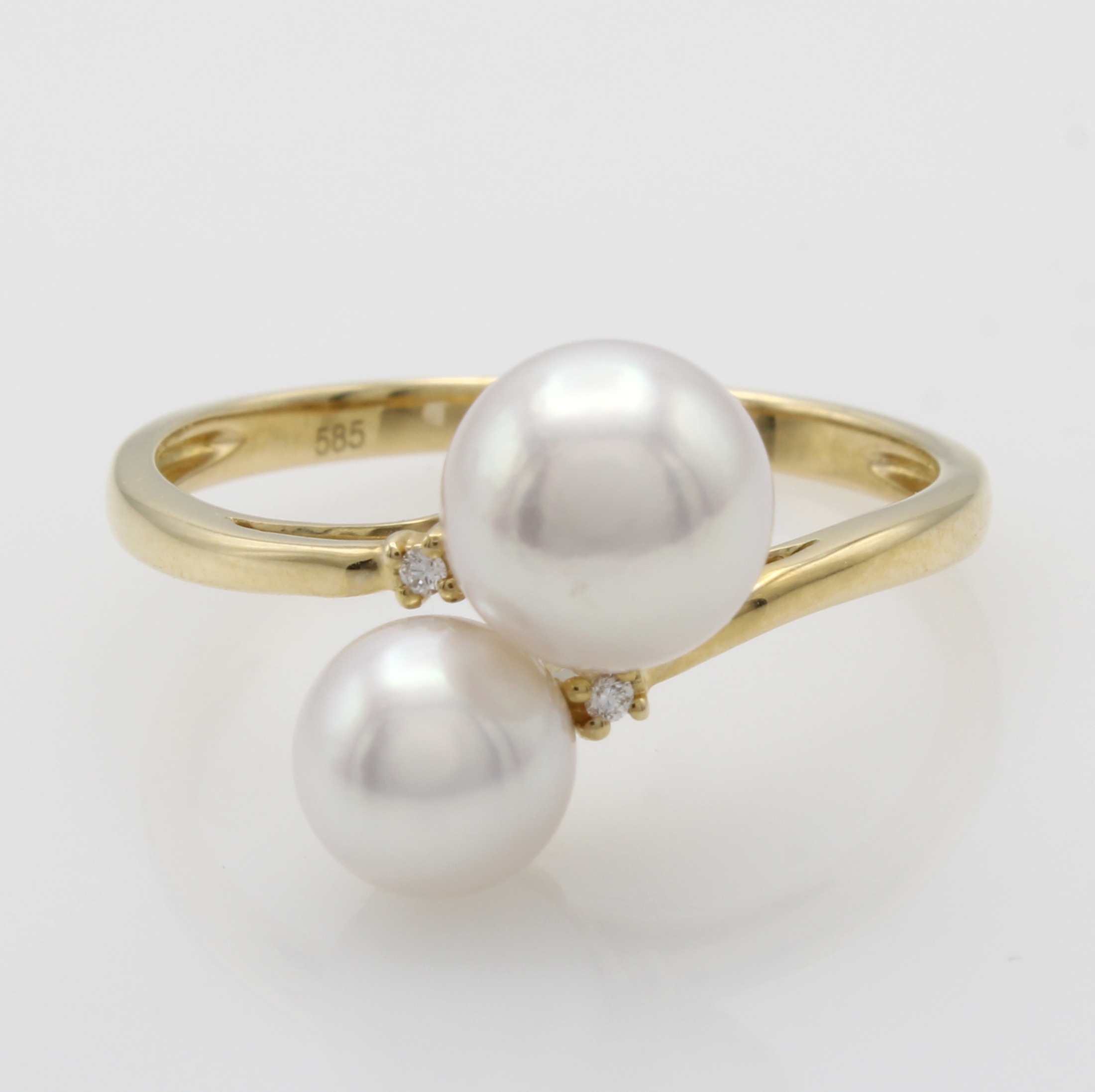 Image 27070261 - Ring mit Akoyaperlen und Brillanten, GG 585/000, creme-roséfarb. Perlen ca. 6 u. 8 mm,2 ...