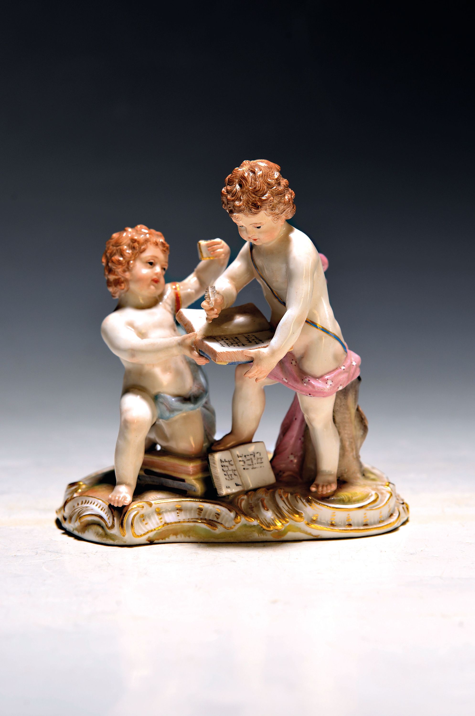 Image 27070308 - Porzellangruppe, Allegorie der Arithmetik, Meissen, Entw. Michel Victor Acier, Knaufzeit ...