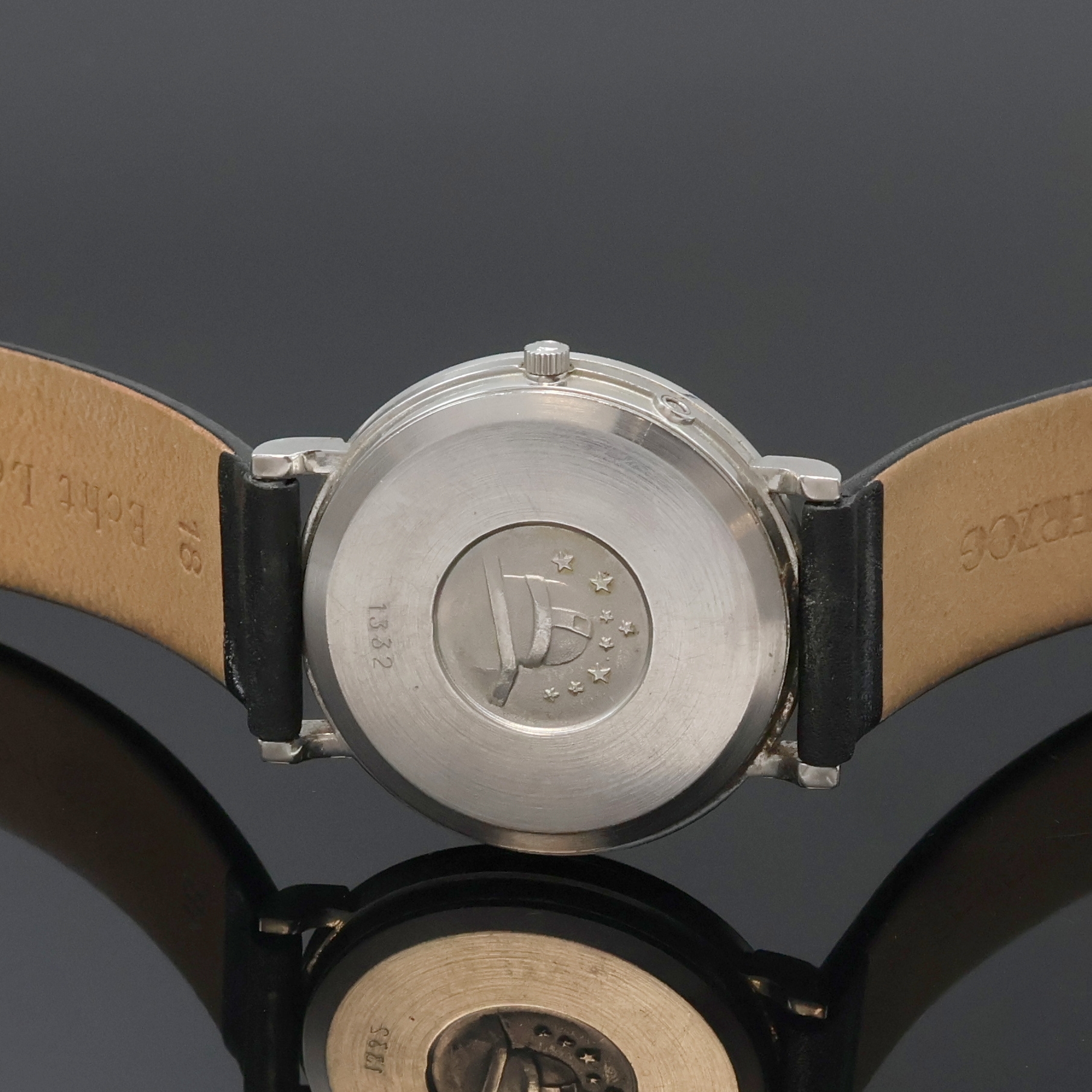 Detail g: Konvolut: 2 Omega Armbanduhren in Stahl, 1.) Serie Constellation Referenz 196.0138, Schweiz um 1979, Boden m. Darst. Sternwarte aufgedr., verg. Werk, ...
