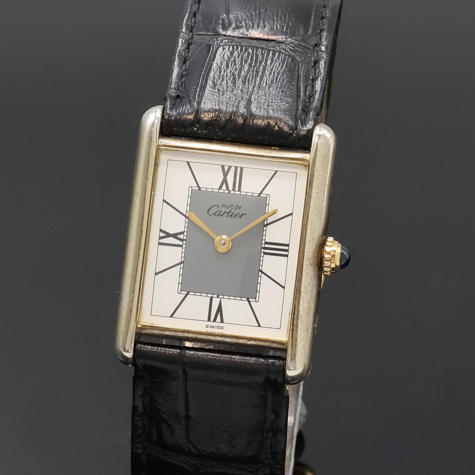 Detail a: CARTIER Damenarmbanduhr Tank Vermeil Referenz 590005, Schweiz um 1995, quarz, 2-teil., verg. Silbergeh. ber., Lederband m. orig. Faltschl., Boden ...