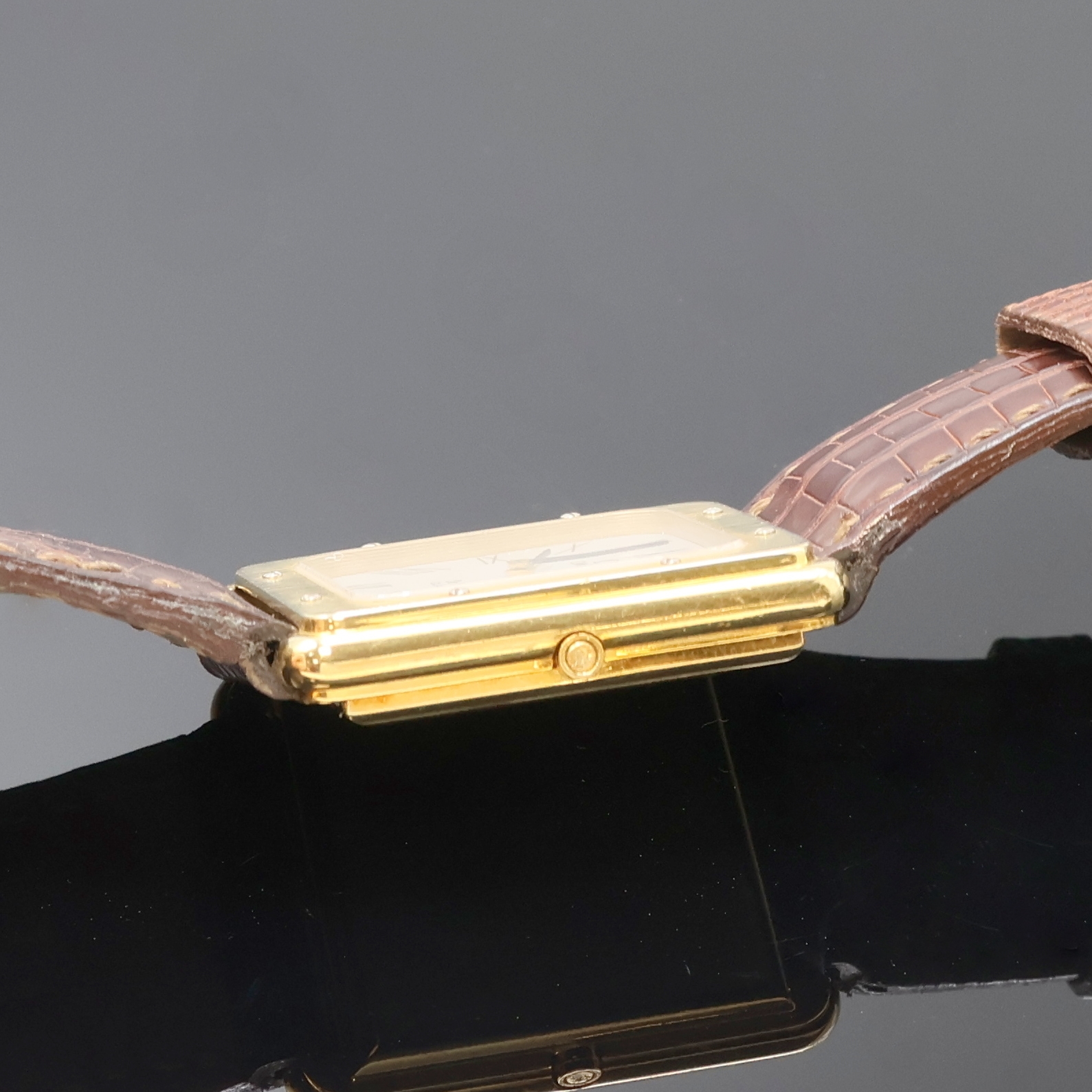 Detail c: OMEGA De Ville Damenarmbanduhr in GG 750/000 Referenz 191.0082, Schweiz um 1980, quarz, massives, 2-teil Geh., Boden aufgedr., Oberteil mit 8 ...