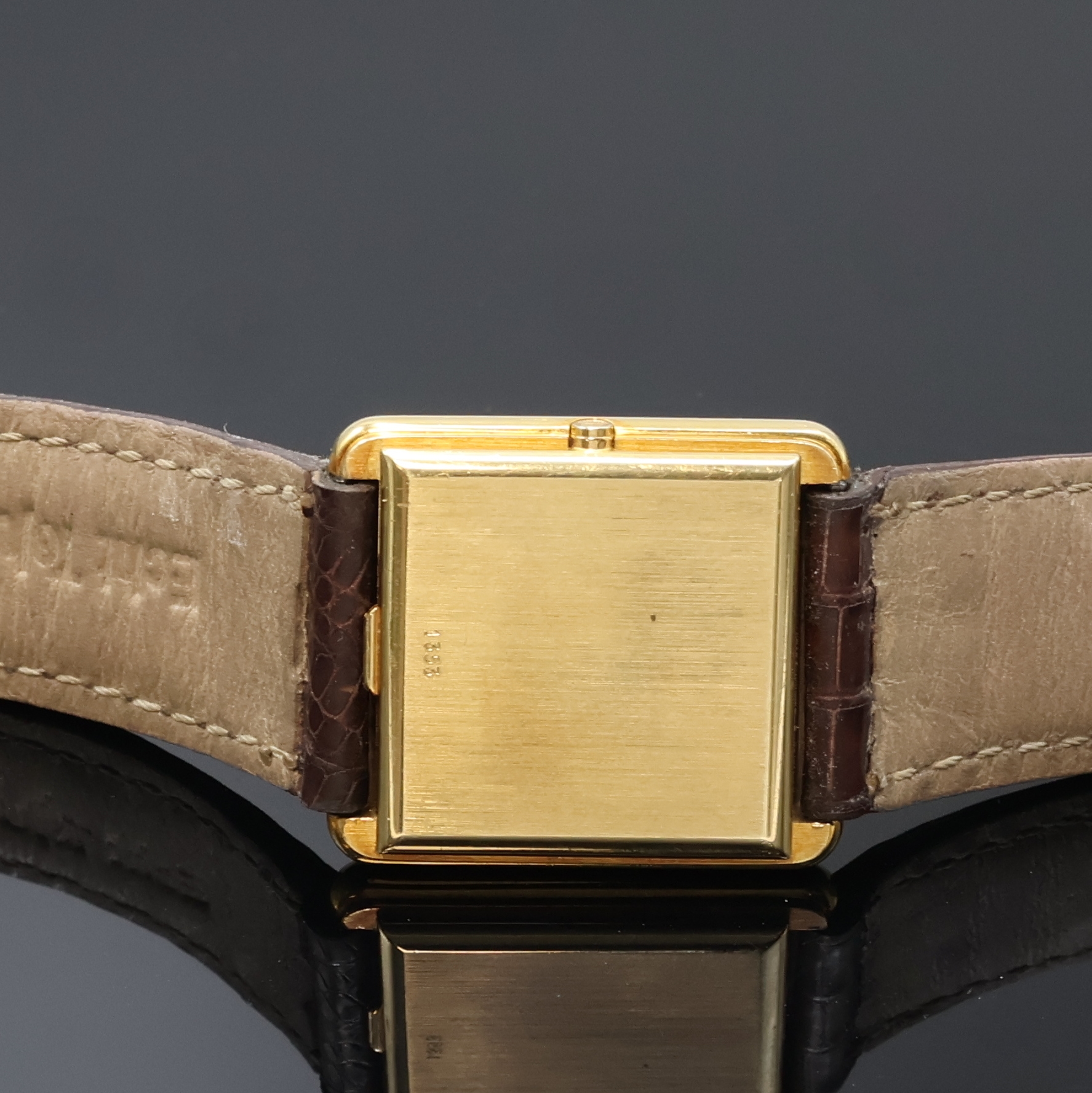 Detail d: OMEGA De Ville Damenarmbanduhr in GG 750/000 Referenz 191.0082, Schweiz um 1980, quarz, massives, 2-teil Geh., Boden aufgedr., Oberteil mit 8 ...