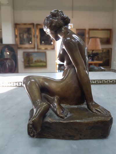 27070301d - Bronzeskulptur, Otto Berger, Anfang 20.Jh., sitzender weiblicher Akt am Strand, ...