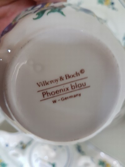 27070303g - Service, Villeroy & Boch, Modell Phönix blau, 12 Tassen mit Untertassen, 12 ...