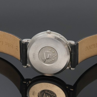 27070342g - Set of 2 Omega wristwatches in steel, 1st) series Constellation reference 196.0138, ...