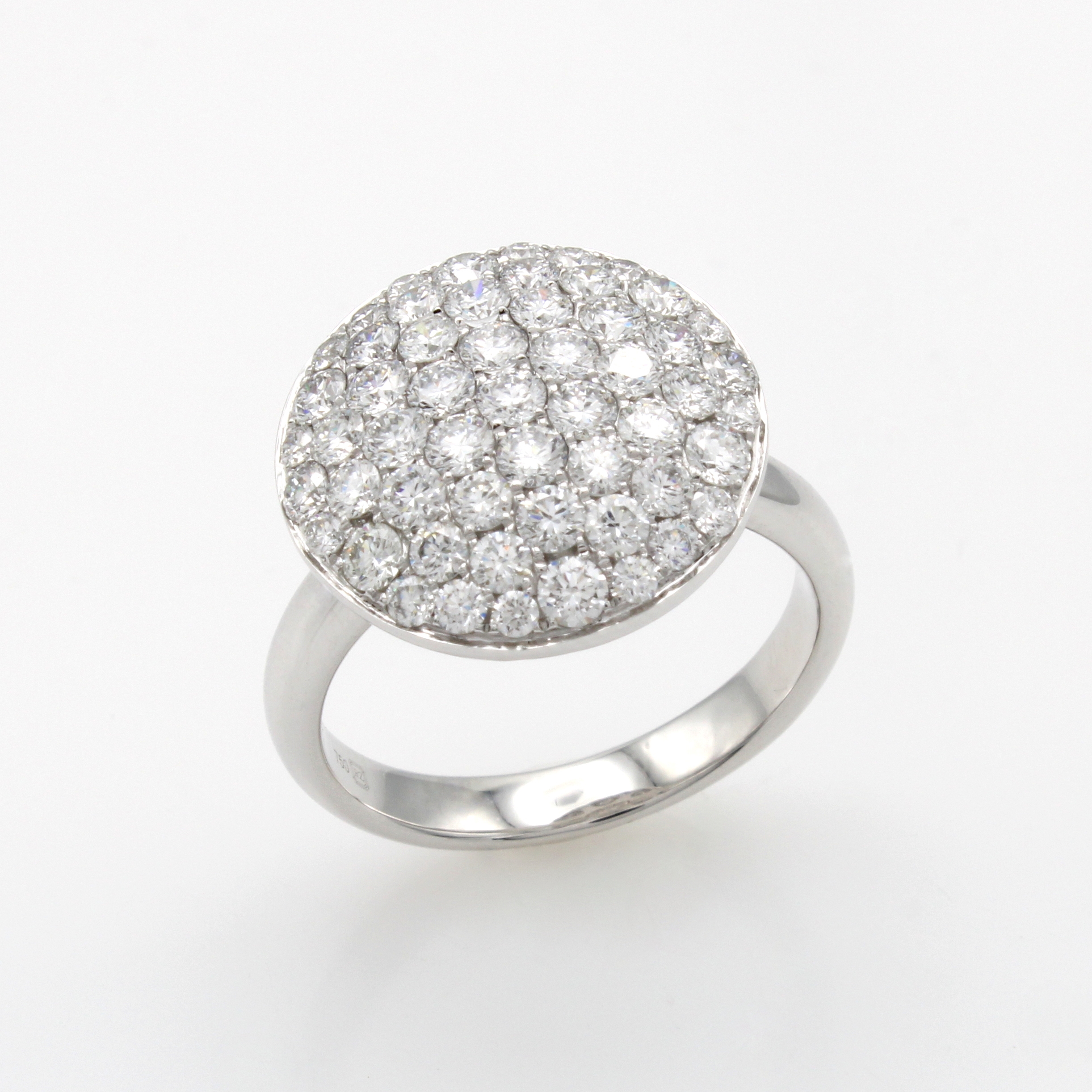 Image 27070411 - Ring mit Brillanten, WG 750/000, runder Ringkopf bes. m. 55 Brill. zus. ca. 1.88 ct ...