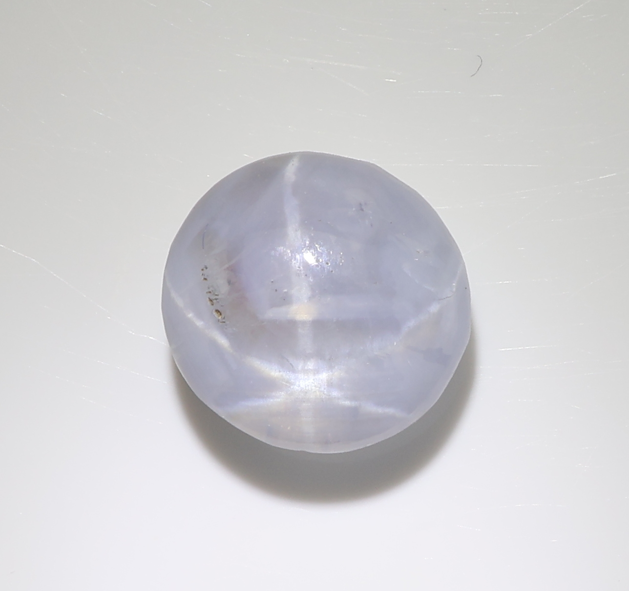 Image 27070491 - Loser Sternsaphir, 6.10 ct, rund, Fundort Sri Lanka, Maße 10.2 x 9.7 x 5.7 mm ...