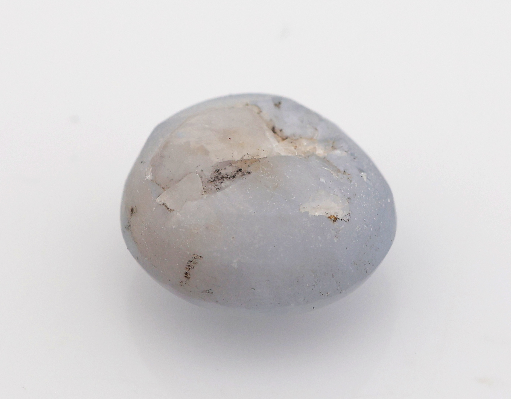Detail c: Loser Sternsaphir, 6.10 ct, rund, Fundort Sri Lanka, Maße 10.2 x 9.7 x 5.7 mm