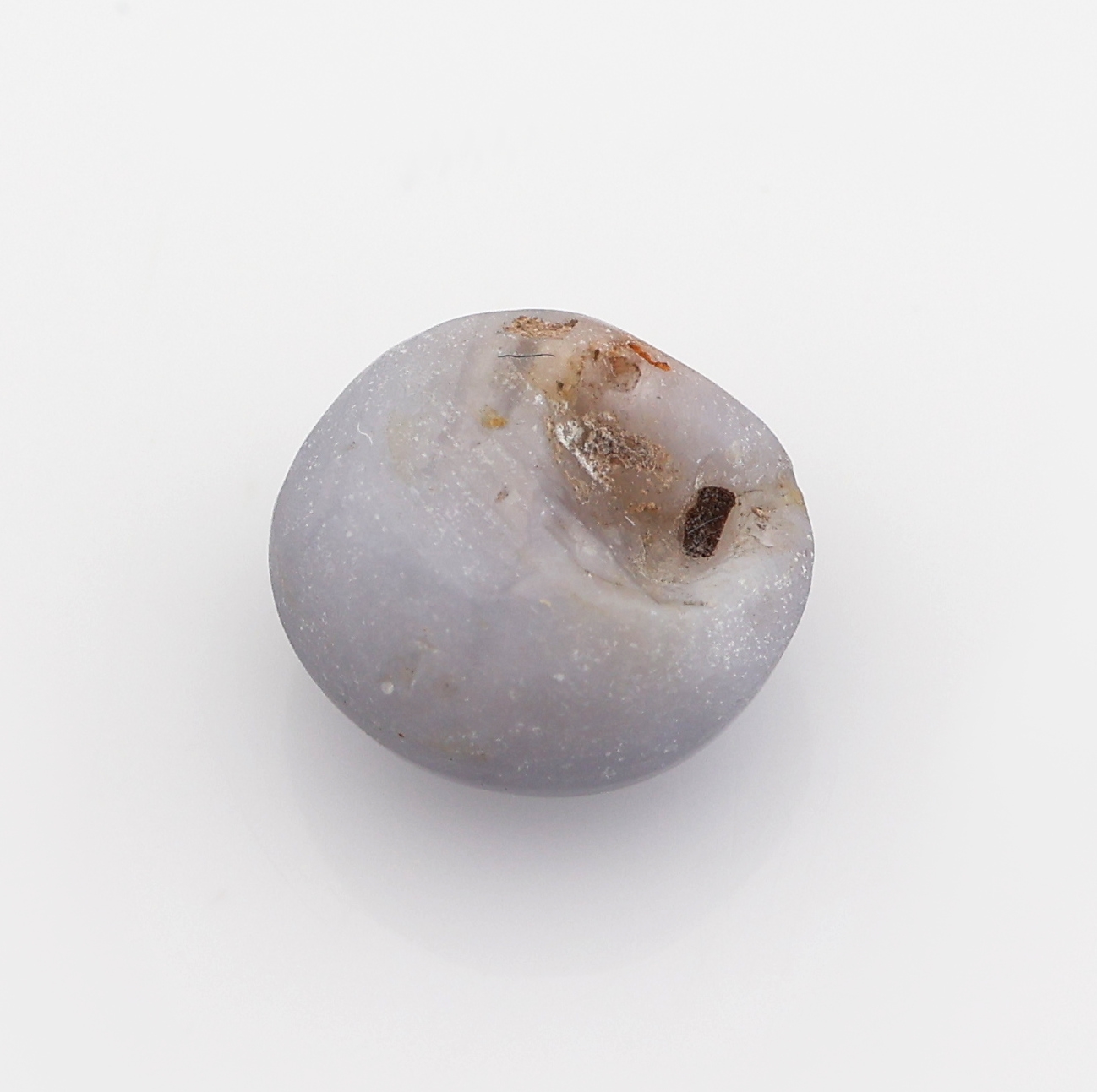 Detail a: Loser Sternsaphir, 5.26 ct, rund, Fundort Sri Lanka, Maße 9.5 x 9.2 x 5.5 mm