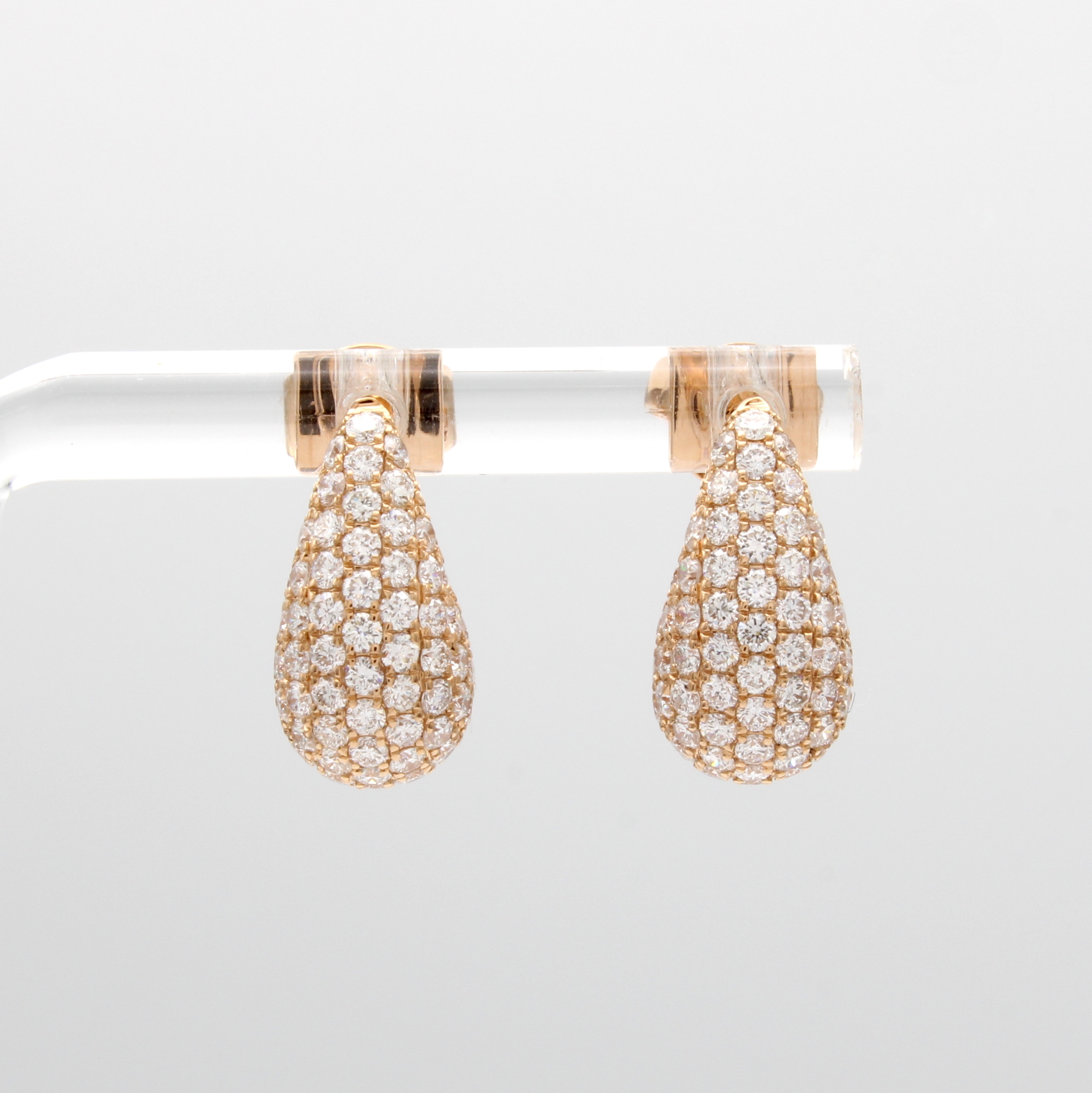 Image 27070497 - Paar Ohrstecker mit Brillanten, RG 750/000, in Tropfenform, 146 Brill. zus. ca. 2.07 ct ...