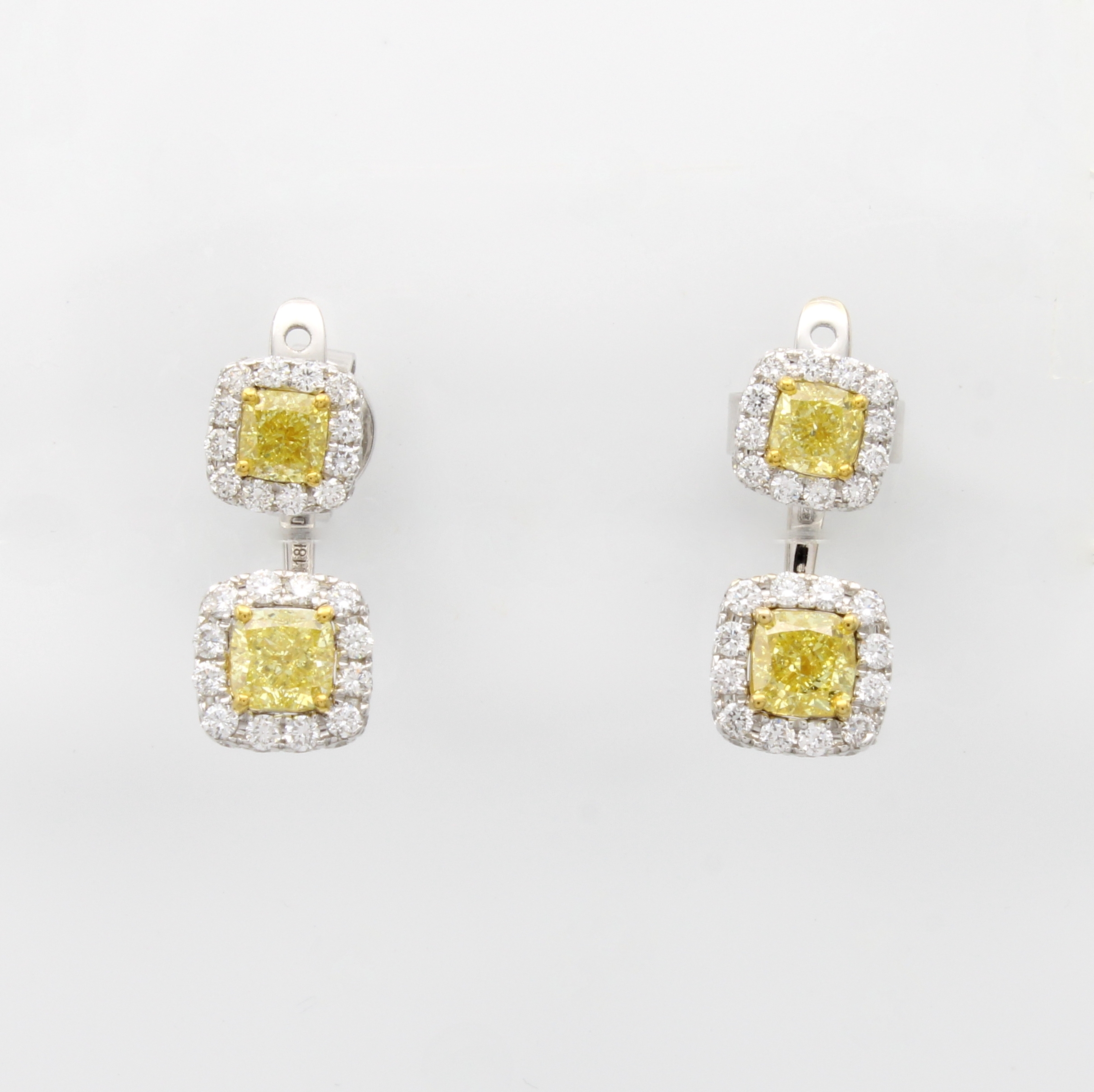 Image 27070498 - Paar Ohrstecker mit Diamanten und Brillanten, WG 750/000, 4 Diam. im Cushion-Cut zus. ...