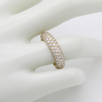 27070413a - Ring mit Brillanten, GG 750/000, 93 Brill. in 5 Reihen gef. zus. ca. 1.57 ct feines ...