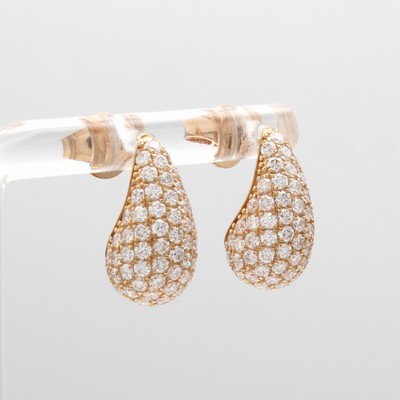 27070497a - Paar Ohrstecker mit Brillanten, RG 750/000, in Tropfenform, 146 Brill. zus. ca. 2.07 ct ...