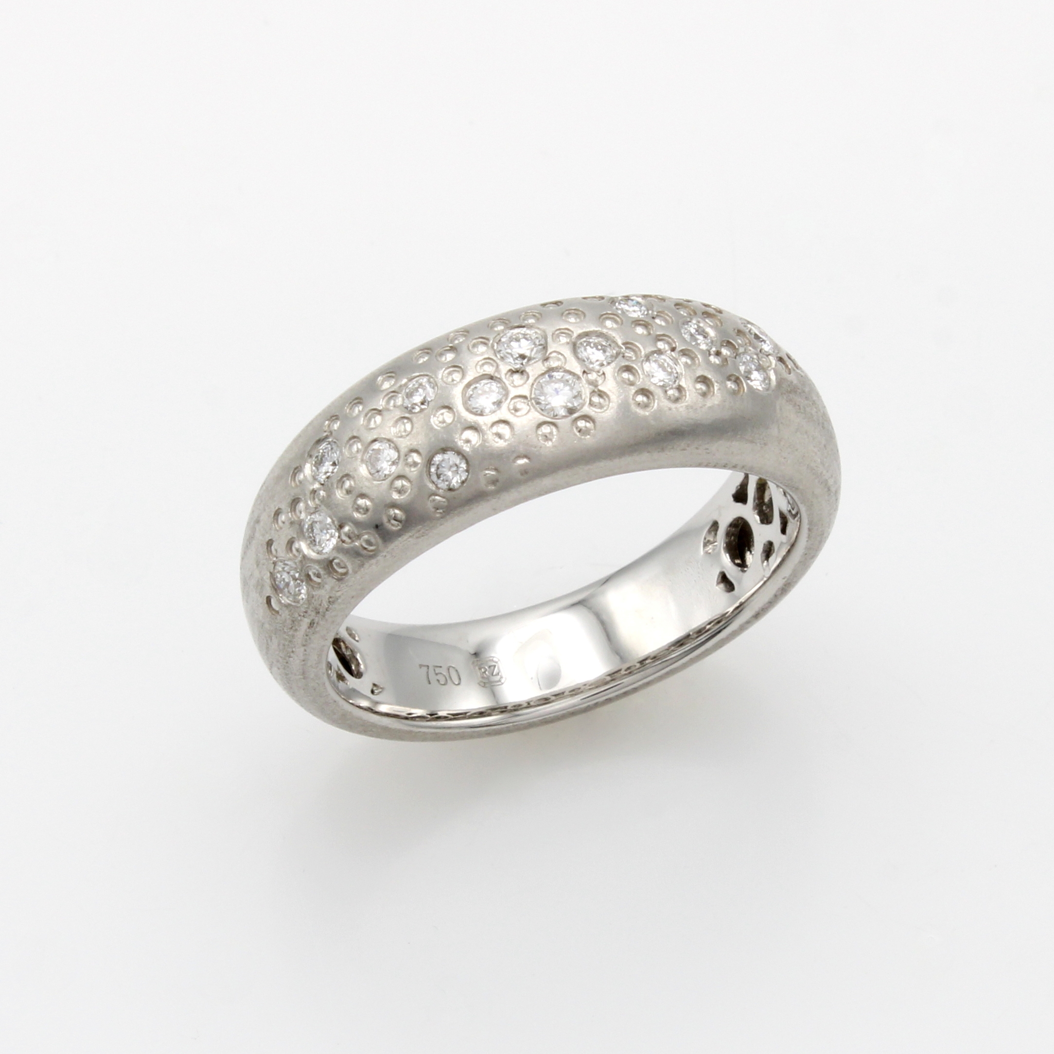 Image 27070504 - Ring mit Brillanten, WG 750/000, matt. Ringschiene, 16 Brill. gestreut gef. zus. ca. ...