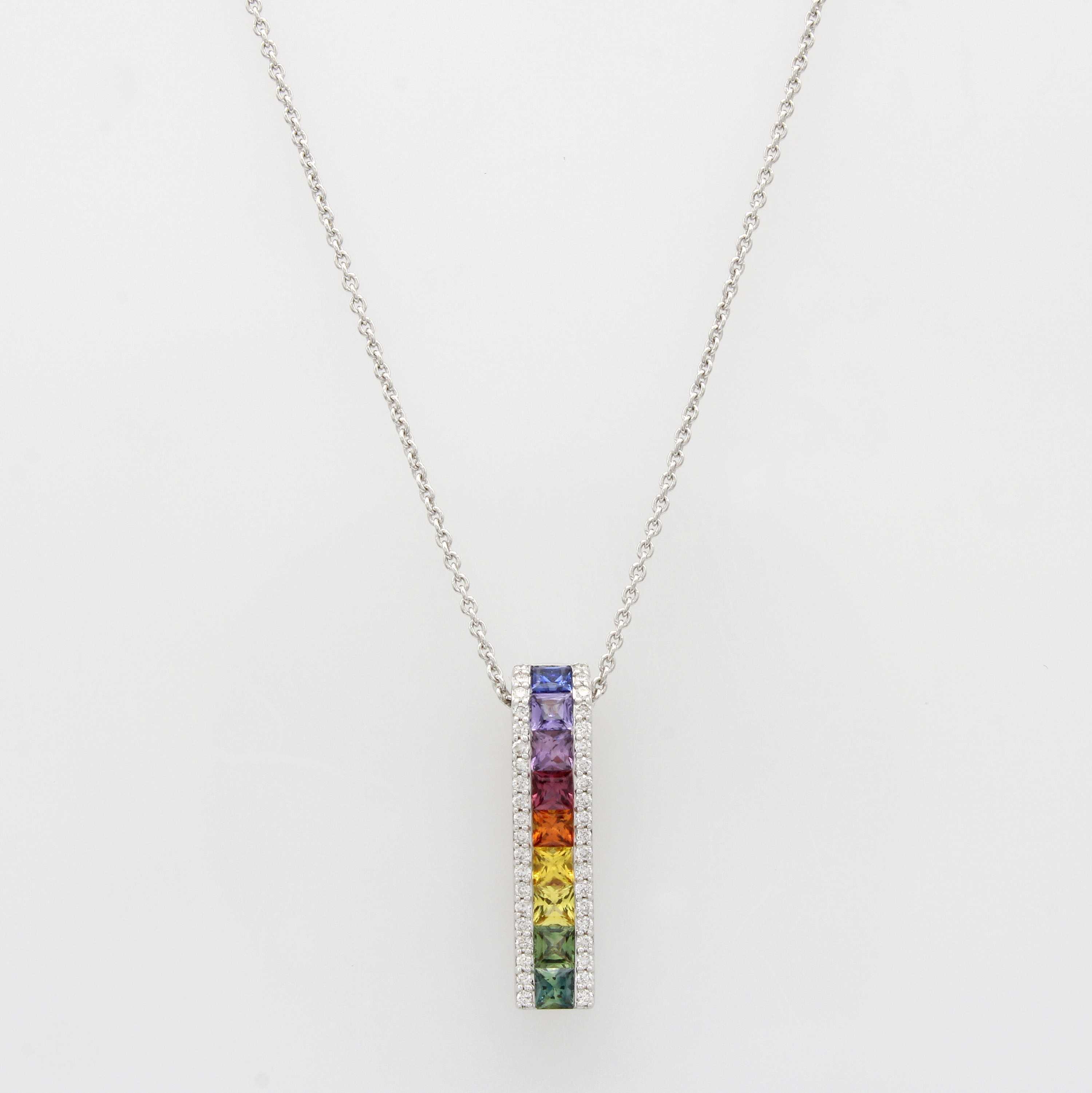 Image 27070530 - Anhänger mit Saphiren und Brillanten an Kette, WG 750/000, stabförm. Anh., 9 fancy ...