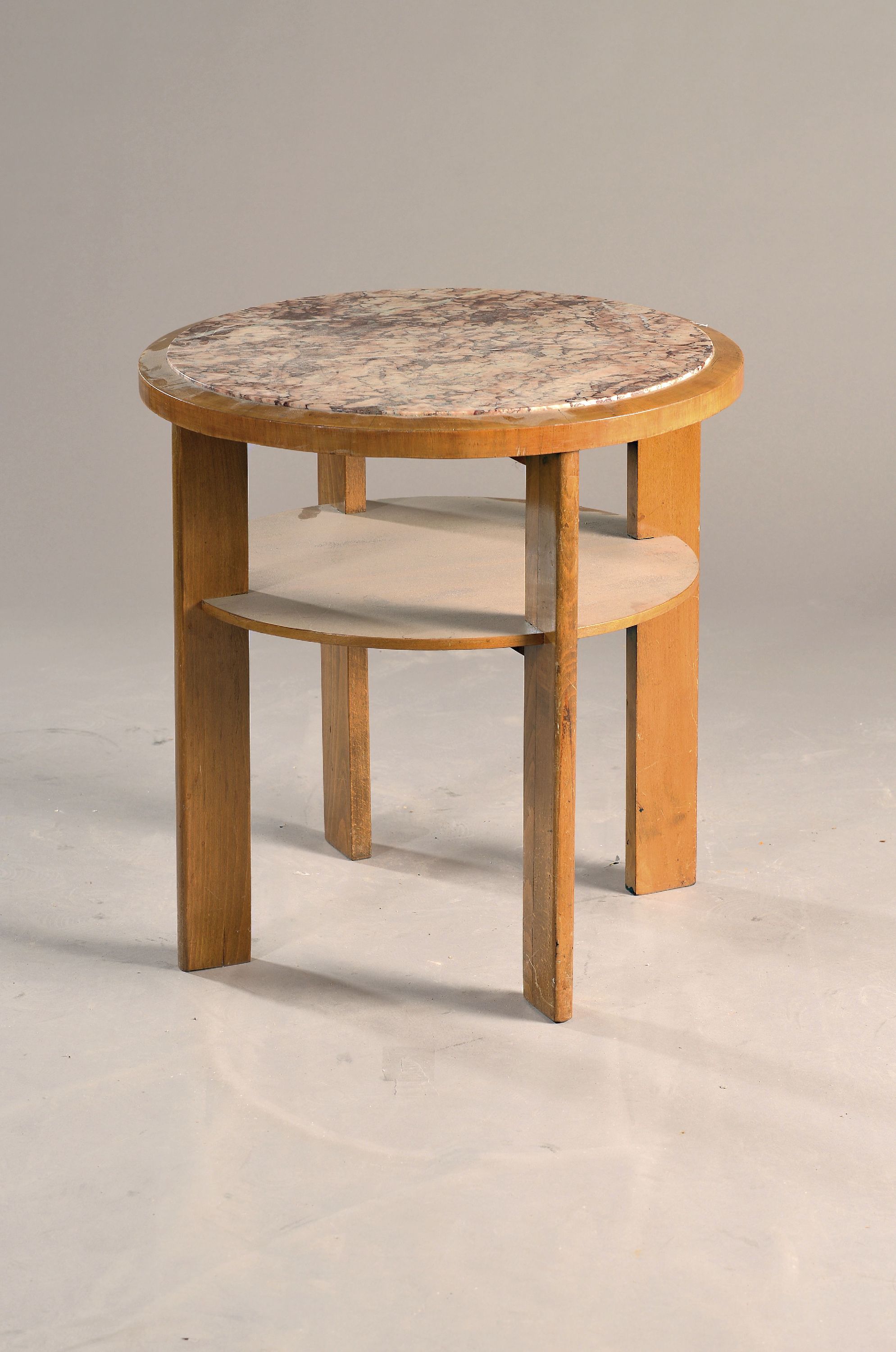 Beistelltisch, deutsch, um 1930/40, Buche auf Nußbaum gebeizt, Art-Deko, eingefasste Marmorplatte, Ablagefläche, Alters-u. Gebr.- sch., H.ca. 62cm, ...