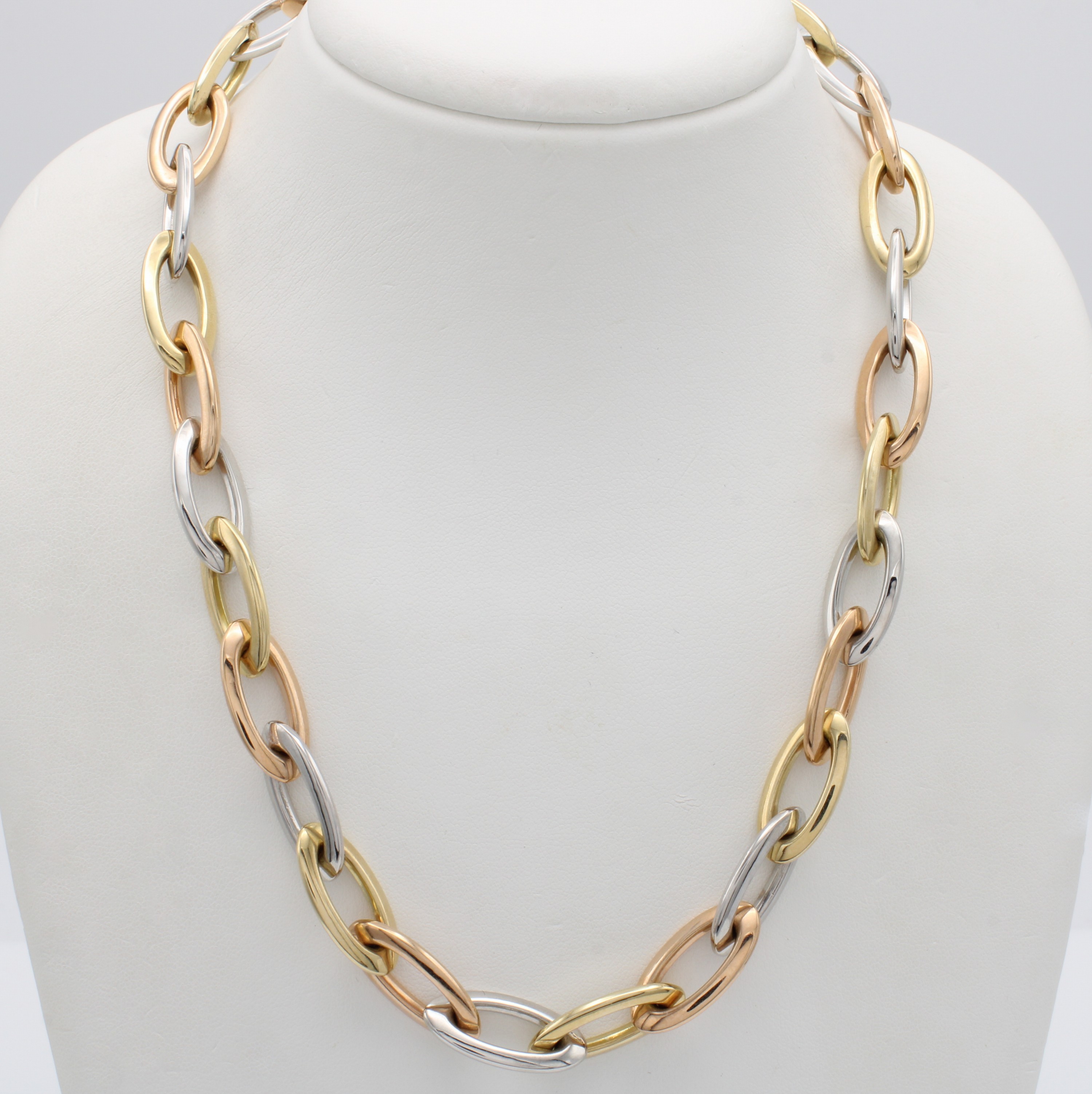 Image 27070594 - Collier im Phantasiemuster, GG/WG/RG 585/000, Karabinerschl., ovale Glieder, B. ca. 11 ...