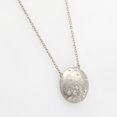 27070500a - Collier mit Brillanten, WG 750/000, runder Anhänger z.T. matt., 16 Brill. gestreut gef. ...