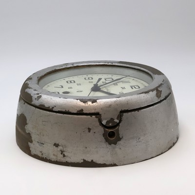 27070565d - GLASHÜTTE Schiffswanduhr Güteklasse 1, Deutschland um 1965, grau lackiertes ...