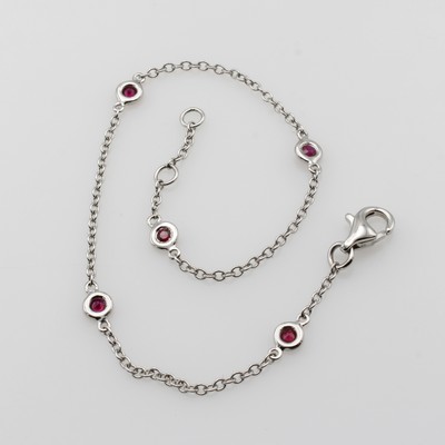 27070569a - Armband mit Rubinen, WG 750/000, 5 fac. Rubine zus. ca. 0.23 ct, in L. ca. 17.5 u. 18.5 ...
