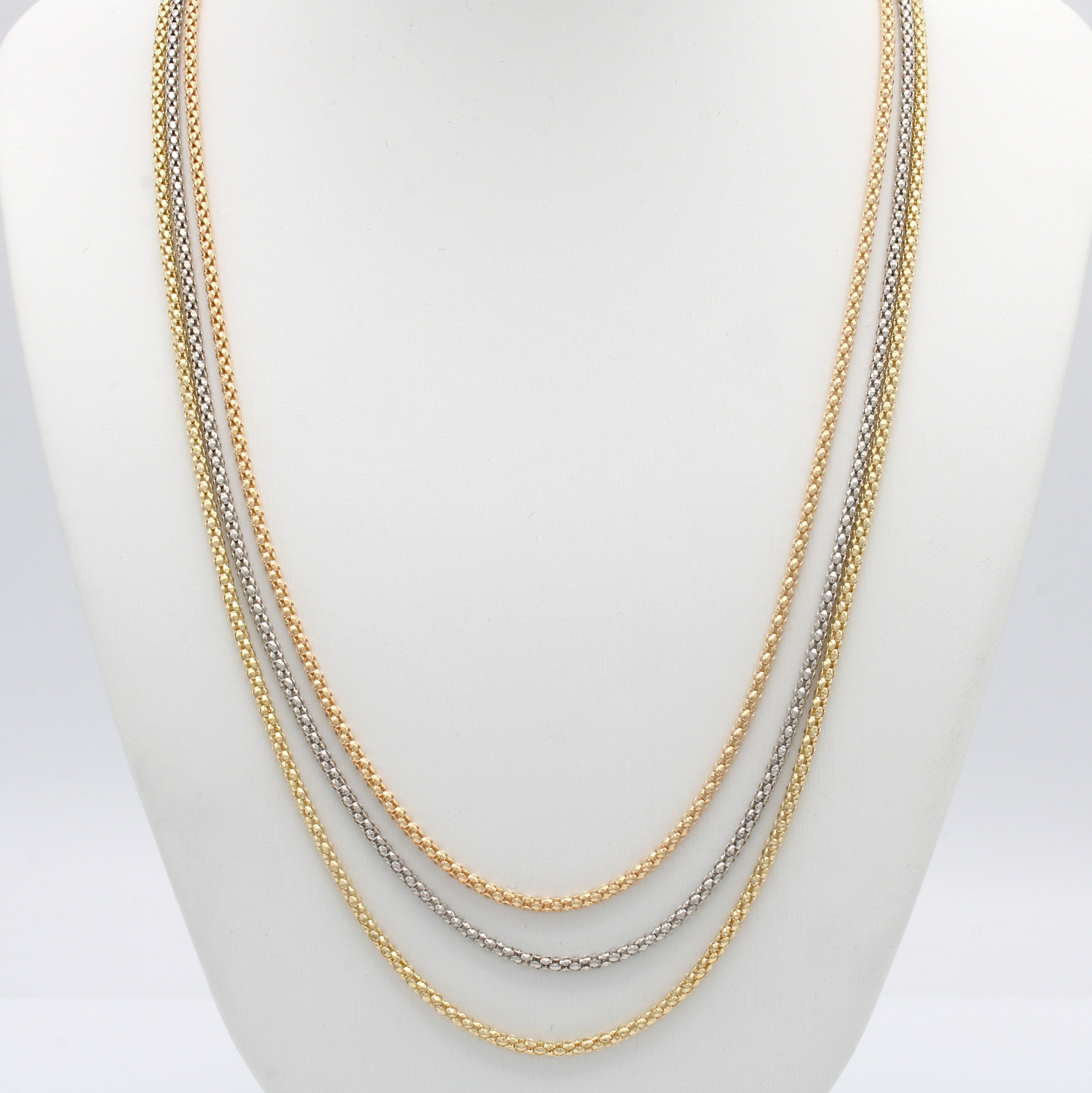 Image 27070671 - 3-reihiges Collier im Himbeermuster, GG/WG/ RG 585/000, mod. Federringschl., B. ca. 2 ...