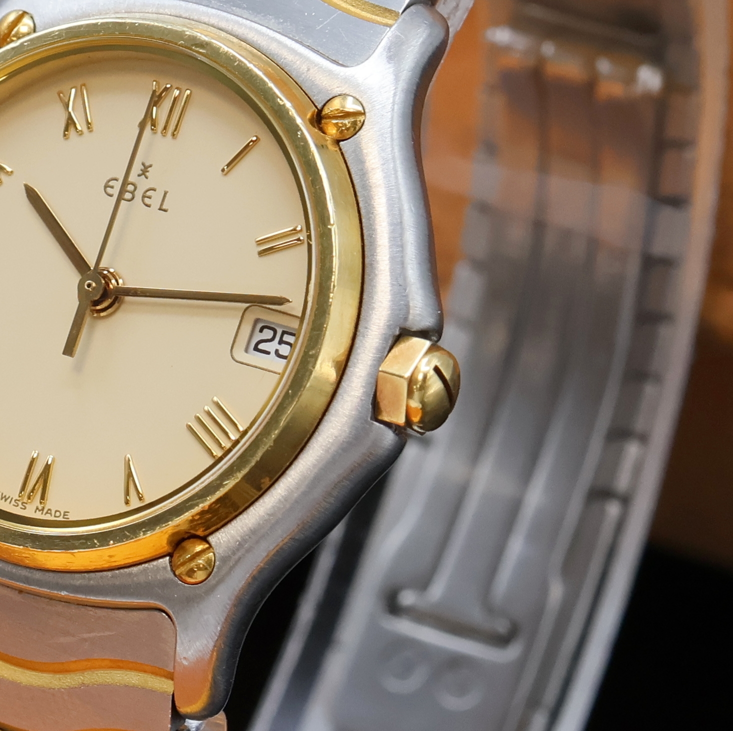 Detail b: EBEL Sport Classique Damenarmbanduhr in Edelstahl und Gold Referenz 1087121, quarz, Stülpgeh. m. 5-fach verschr. GG 750/000 Lünette, ...