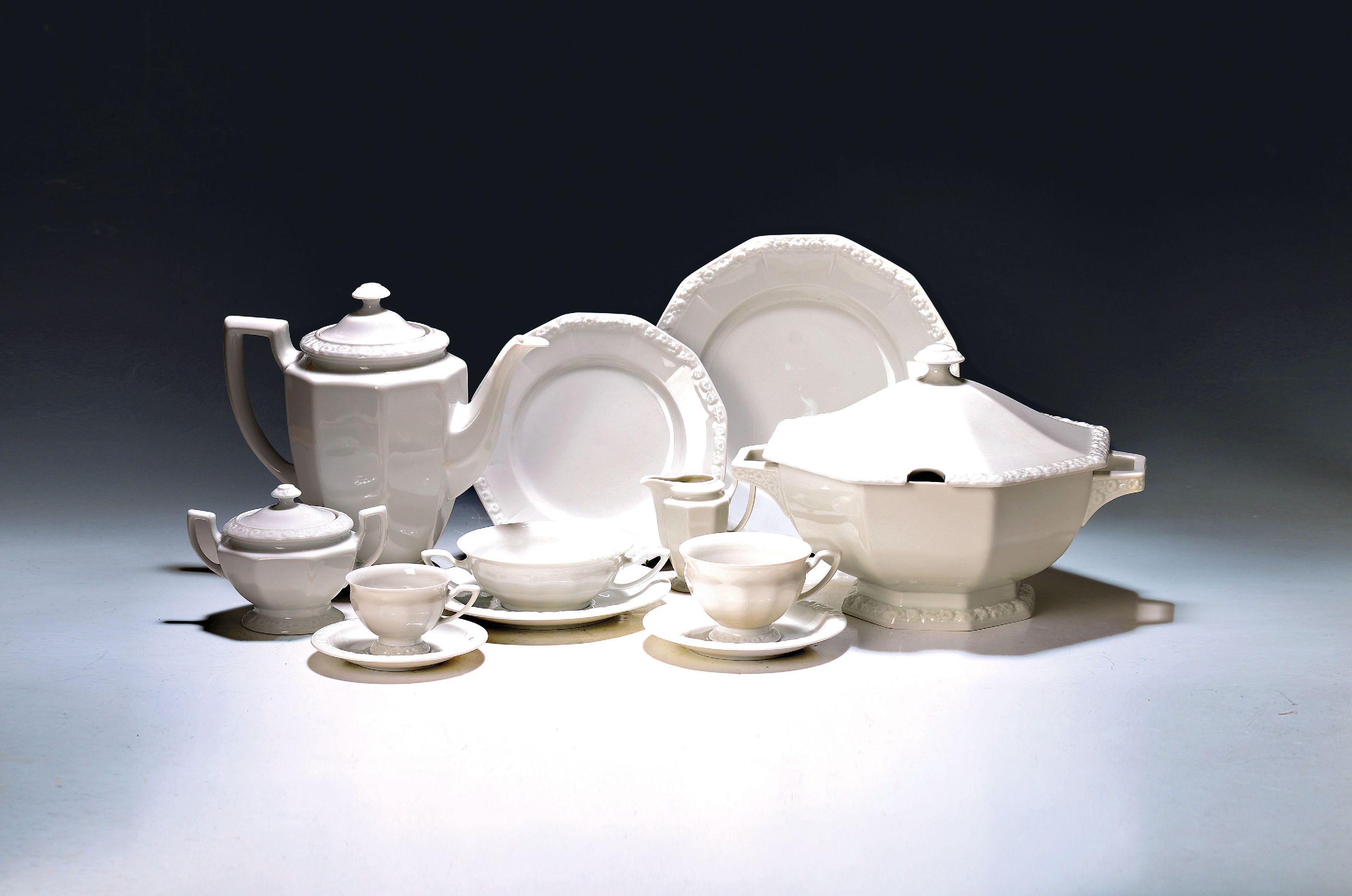 Image 27070871 - Extensive coffee and table service, Rosenthal,Maria, 20th century, coffee pot, sugar ...