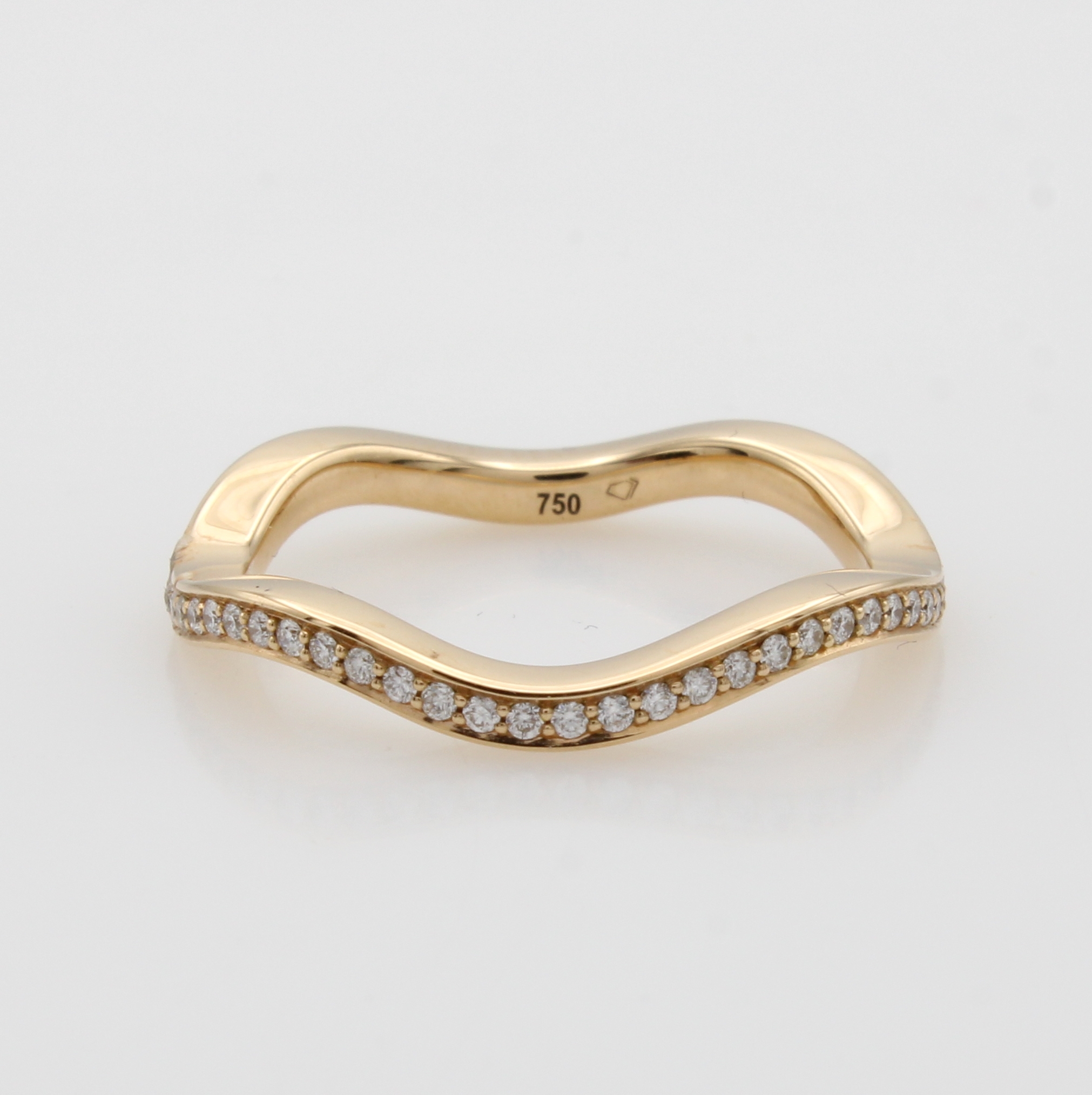 Image 27070883 - Ring mit Brillanten, RG 750/000, wellenf., 57 Brill. zus. ca. 0.30 ct Weiß/si, RW ca. ...