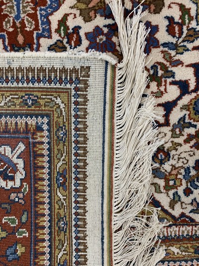 27070844i - Täbriz Tabatabai, Indien, Ende 20.Jhd, Wolle auf Baumwolle, ca. 360 x 250 cm, EHZ: 2 ...